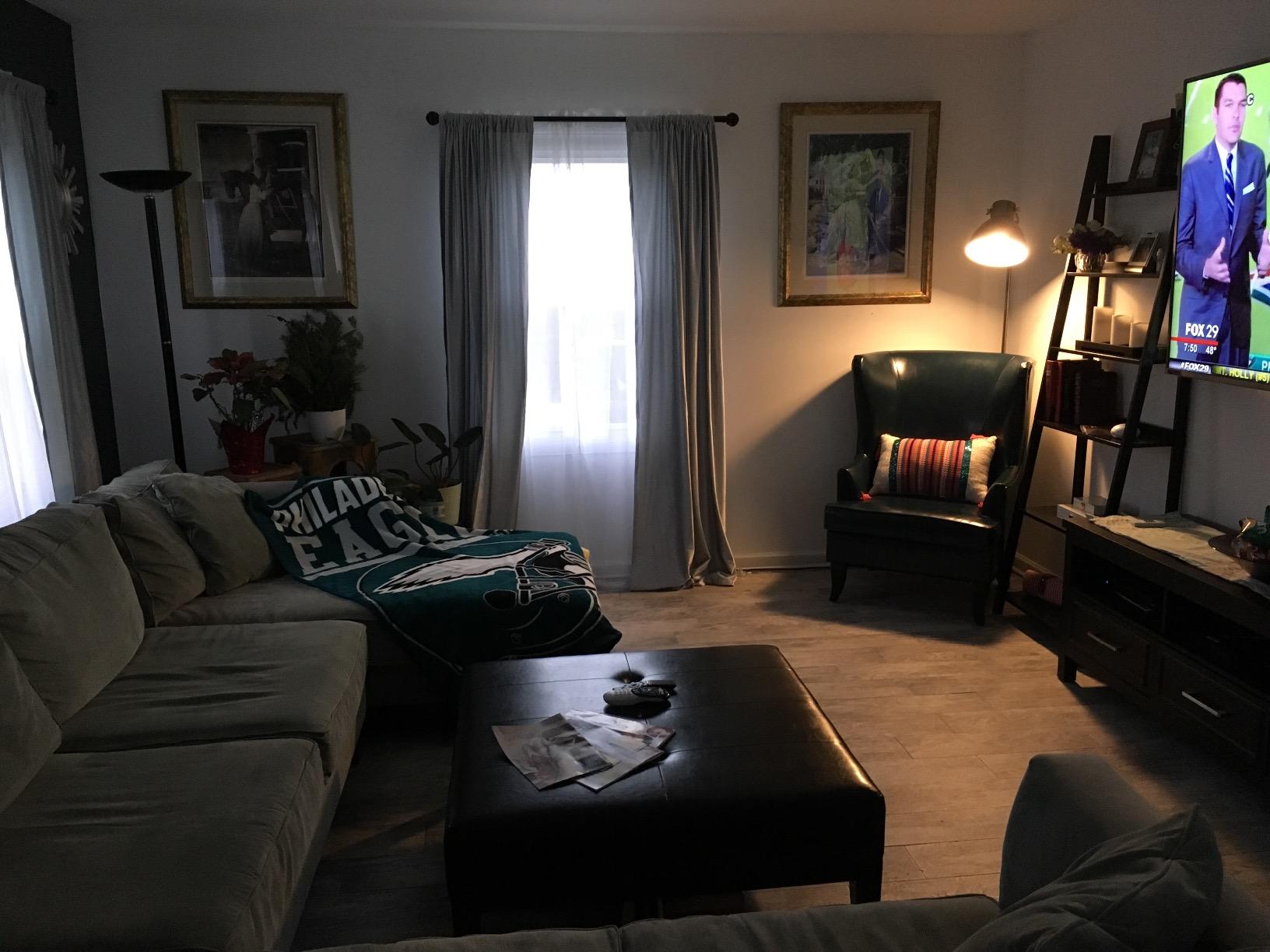 Safavieh Hudson Collection Bleecker Brown Leather Cocktail Ottoman - Customer Photo 1