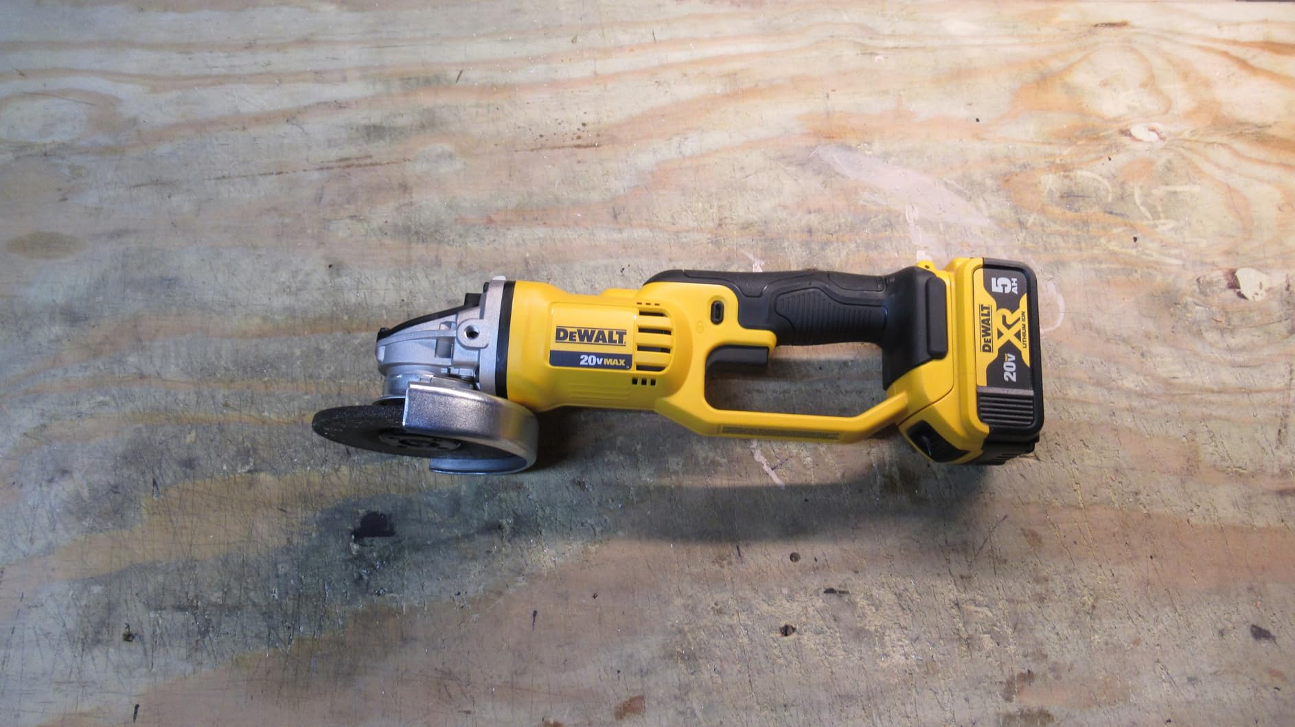 DEWALT DCG412B 20V MAX* Lithium Ion 4-1/2