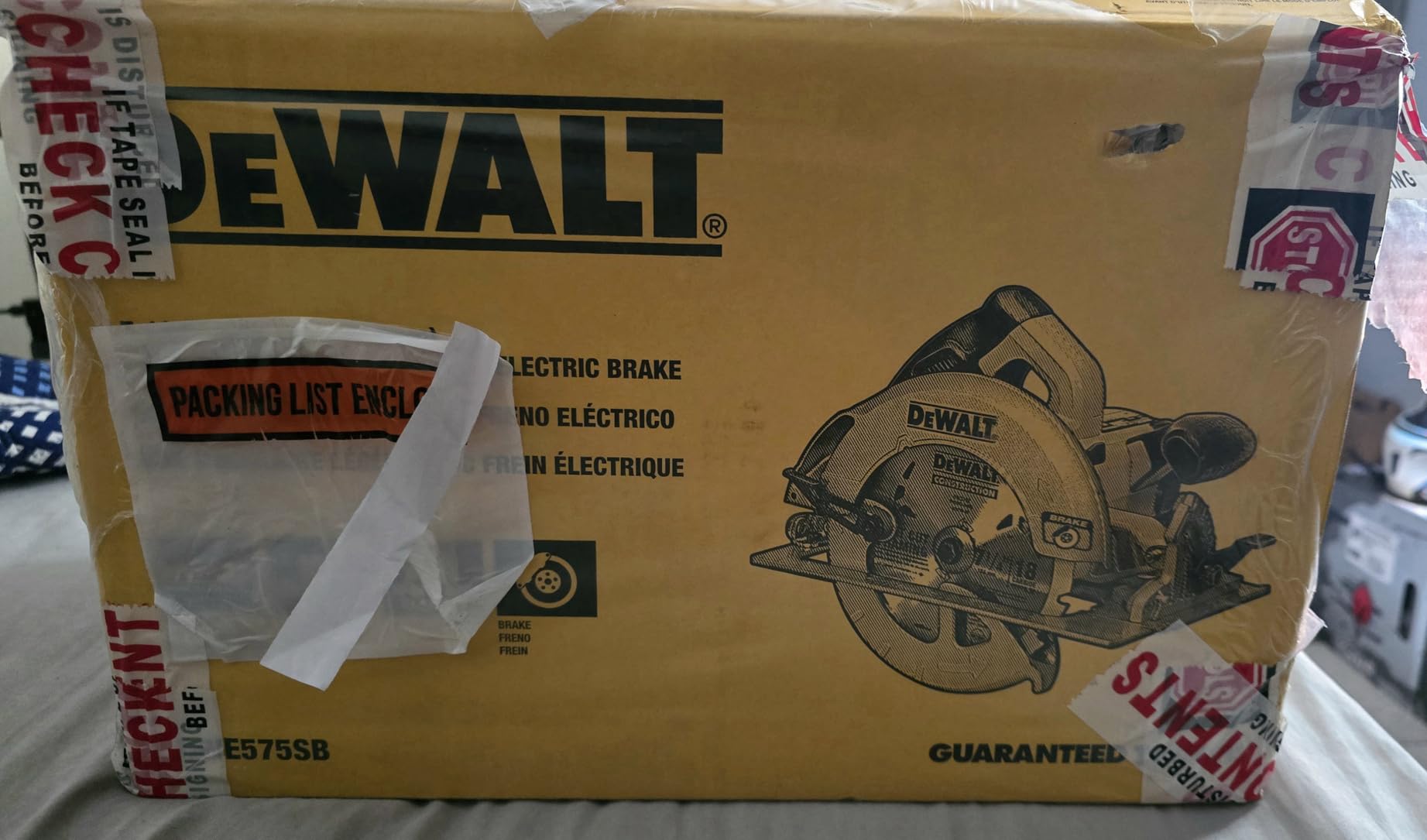 DEWALT Circular Saw, 7-1/4 inch, Pivoting with up to 57 Degree Bevel, Corded (DWE575SB) - Customer Photo 1