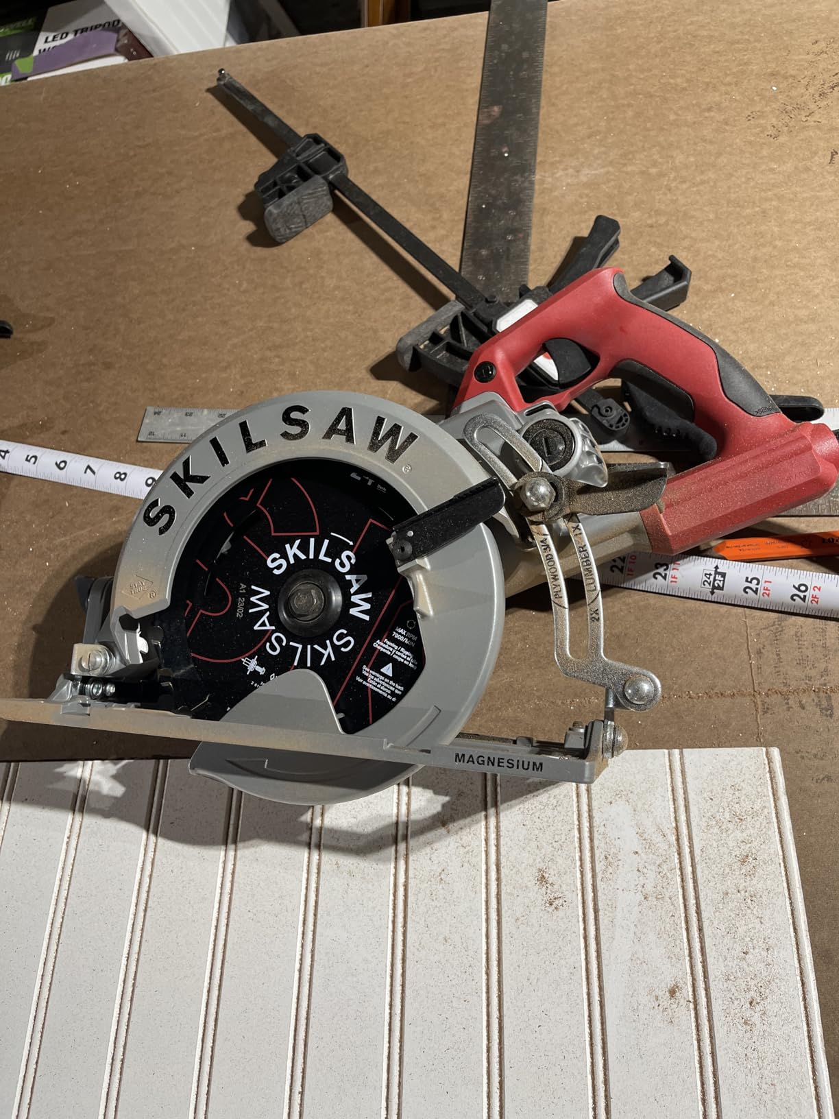 SKILSAW SPT77WML-01 15-Amp 7-1/4-Inch Lightweight Worm Drive Circular Saw , Silver - Customer Photo 1