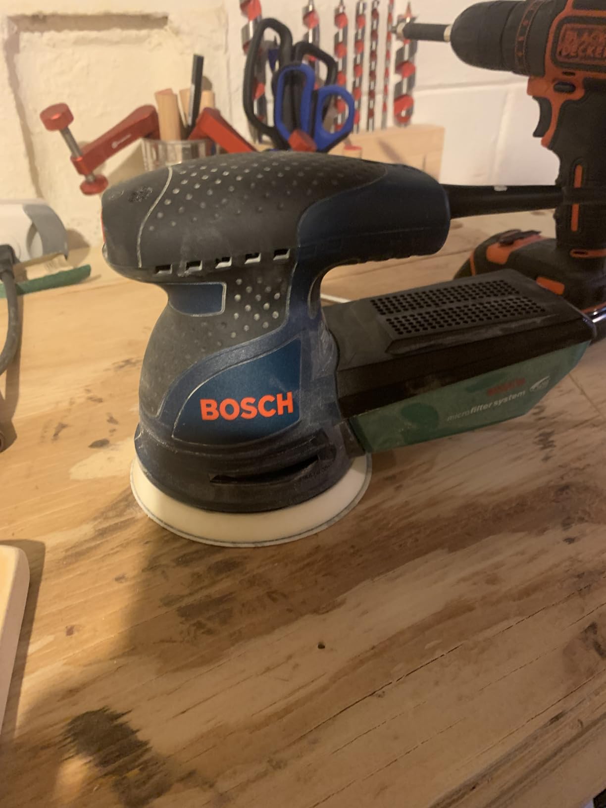 BOSCH ROS20VSC Palm Sander with Vacuum Dust Collector, 2.5 Amp 5 Inch Corded Variable Speed Random Orbital Sander, Polisher Kit with Soft Carrying Bag customer photo 1