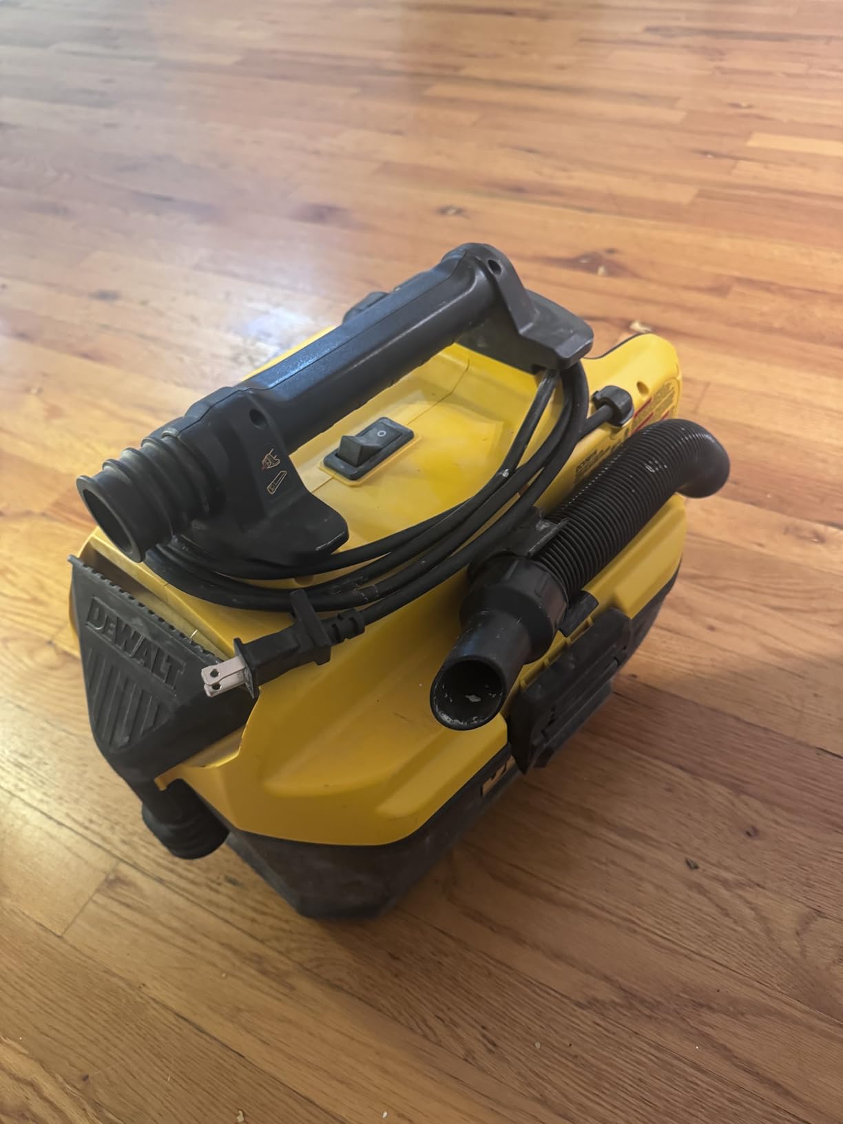 DEWALT 20V MAX Shop Vacuum Wet and Dry, Shop Vac 2 Gallon, Cordless and Corded Wet Dry Vacuum Cleaner, Wide Nozzle, Hepa Filter, Tool Only (DCV581H) - Customer Photo 1