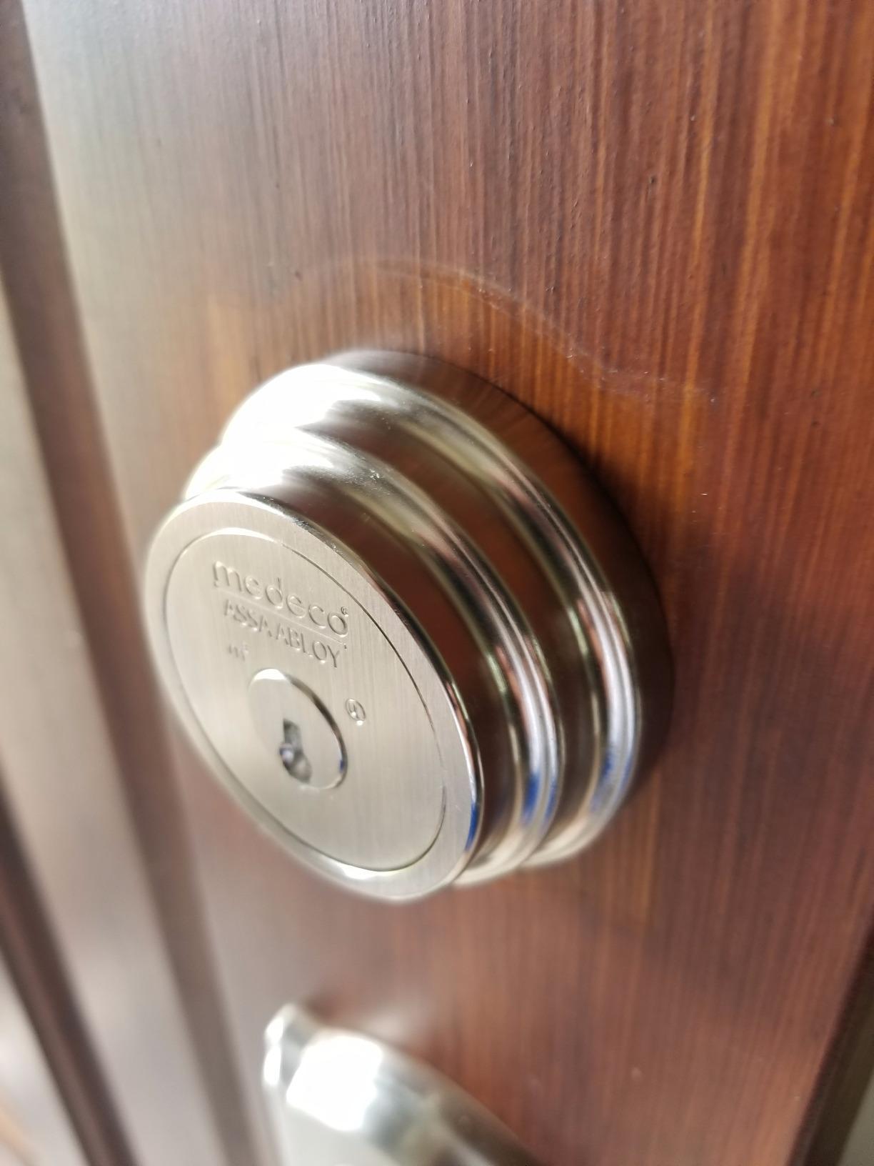 Medeco 11TR50319 Maxum Residential Single Cylinder Deadbolt, Satin Nickel, High Security Restricted M3 Keyway, Keyed Different - Customer Photo 2