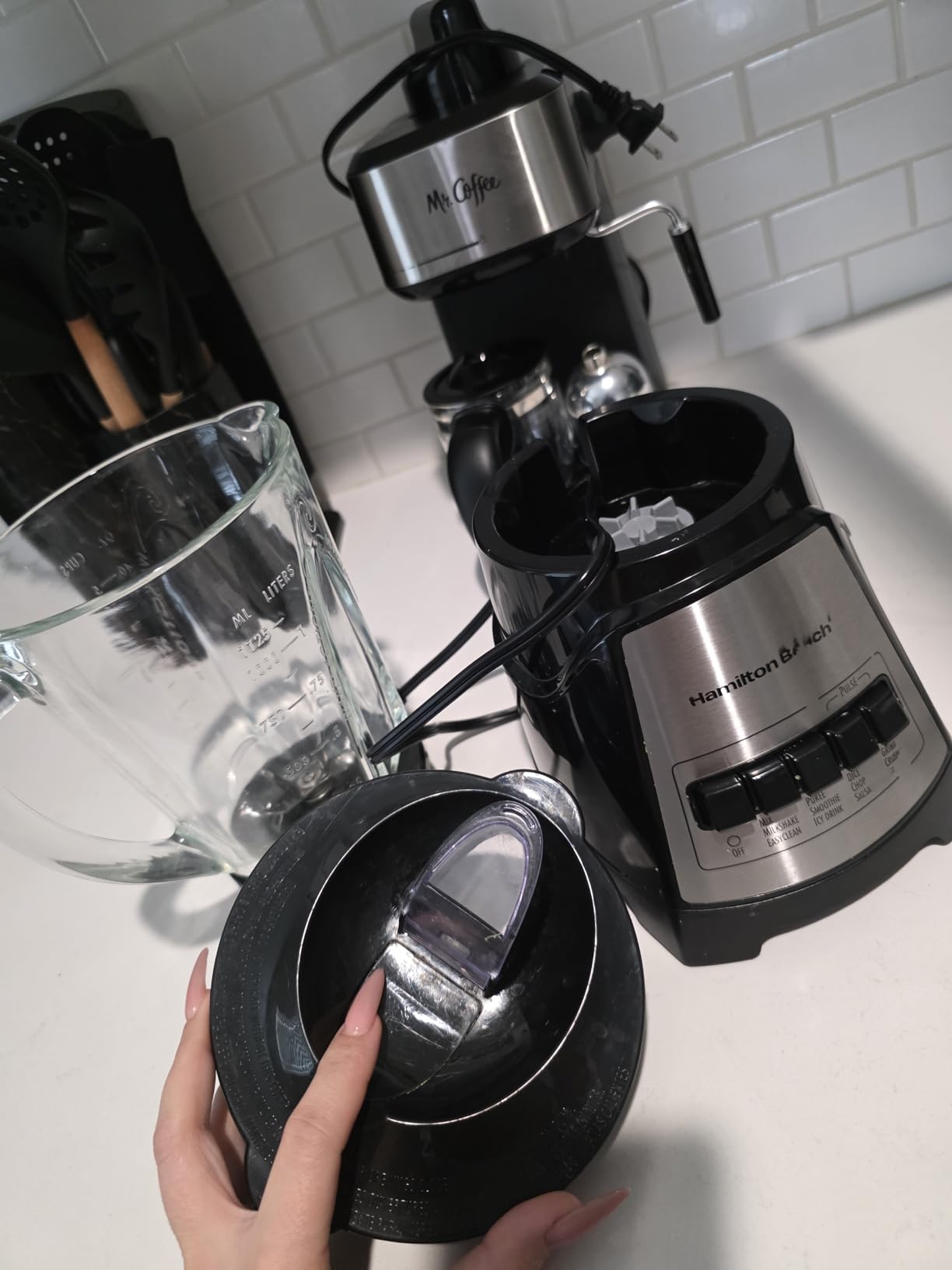 Hamilton Beach Power Elite Wave Action Blender For Smoothies, 40 Oz Glass Jar, 12 Functions Including Puree, Crush Ice, 700 Watts - Black (58148A) - Customer Photo 1