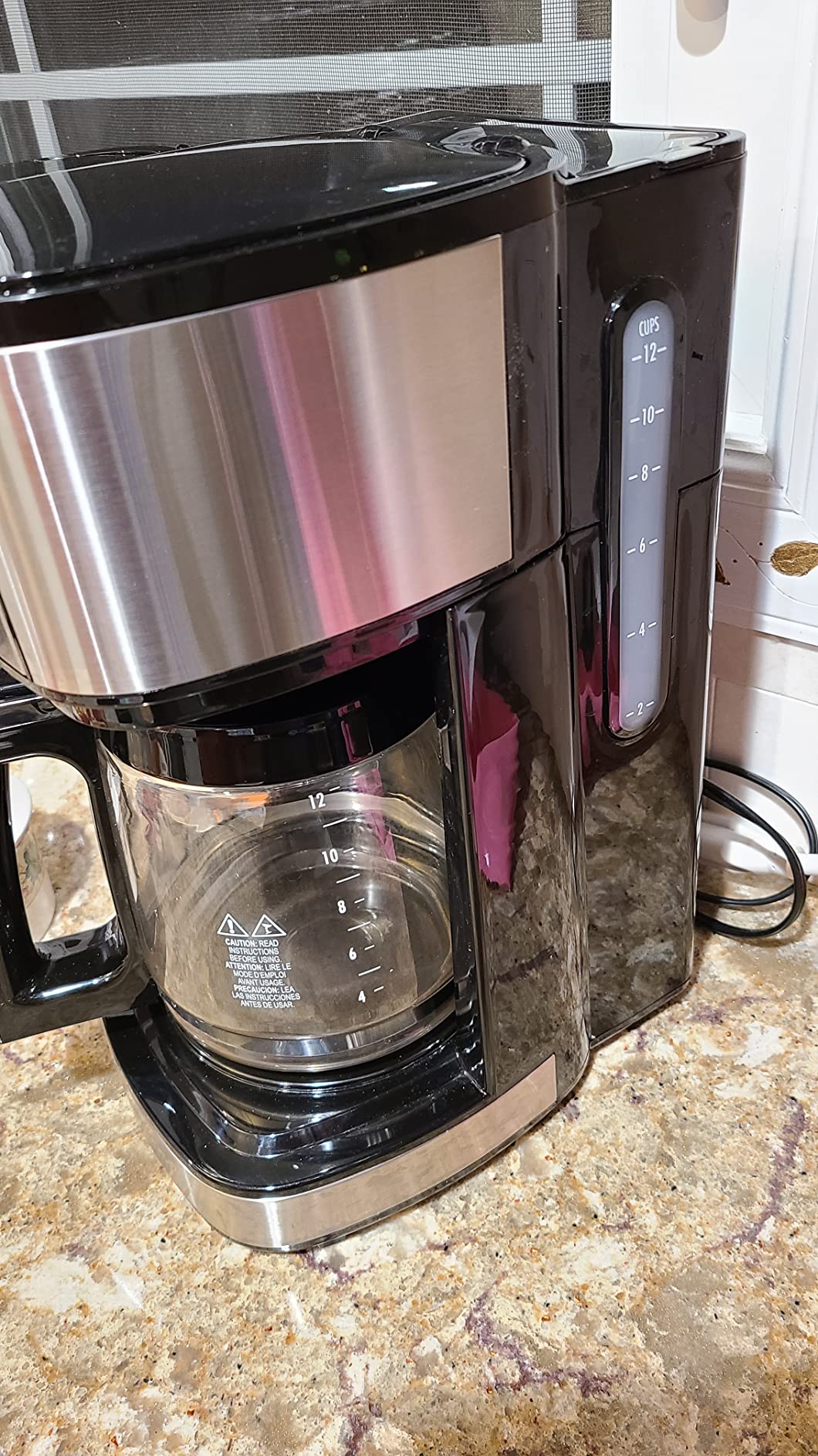 Hamilton Beach 2-Way Programmable Coffee Maker, 12 Cup Glass Carafe And Single Serve Coffee Maker, Black with Stainless Steel Accents, 49980RG - Customer Photo 2