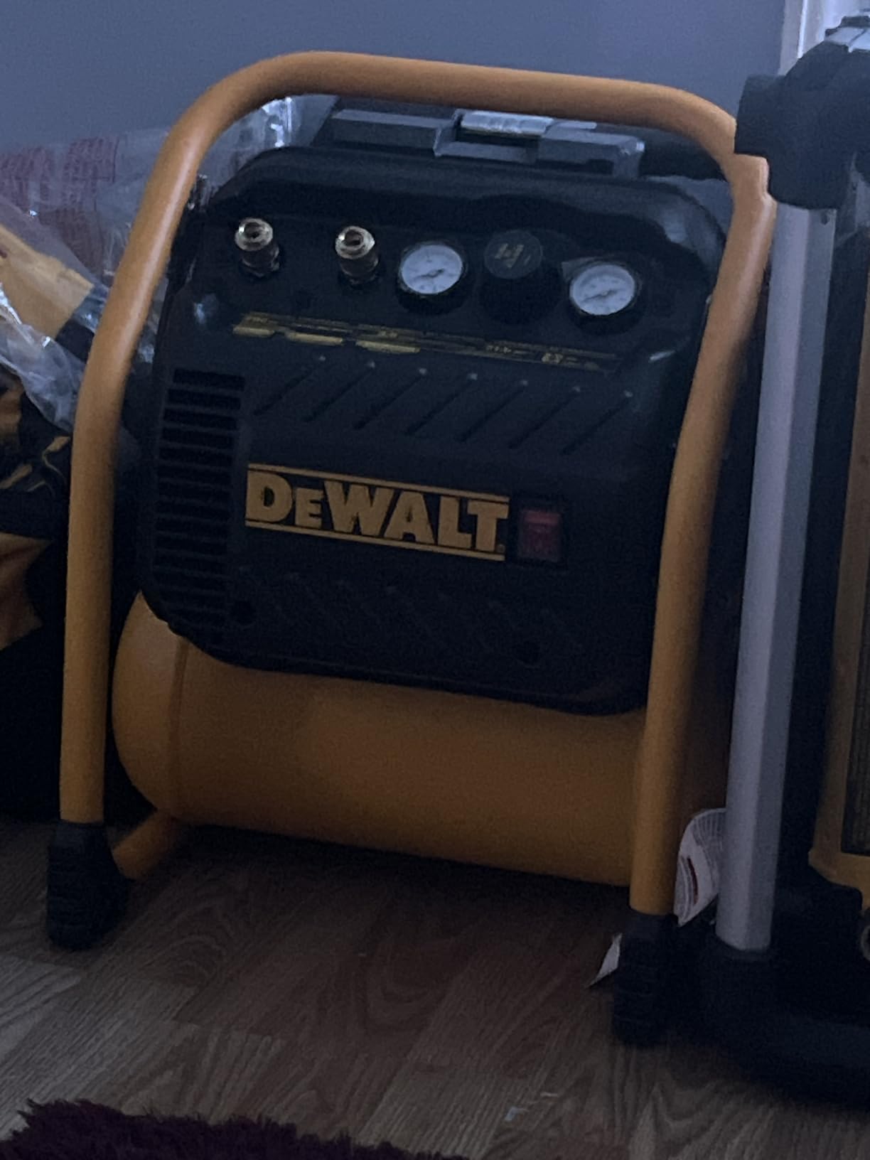 DEWALT Air Compressor for Trim, 200-PSI Max, Quiet Operation (DWFP55130) - Customer Photo 1