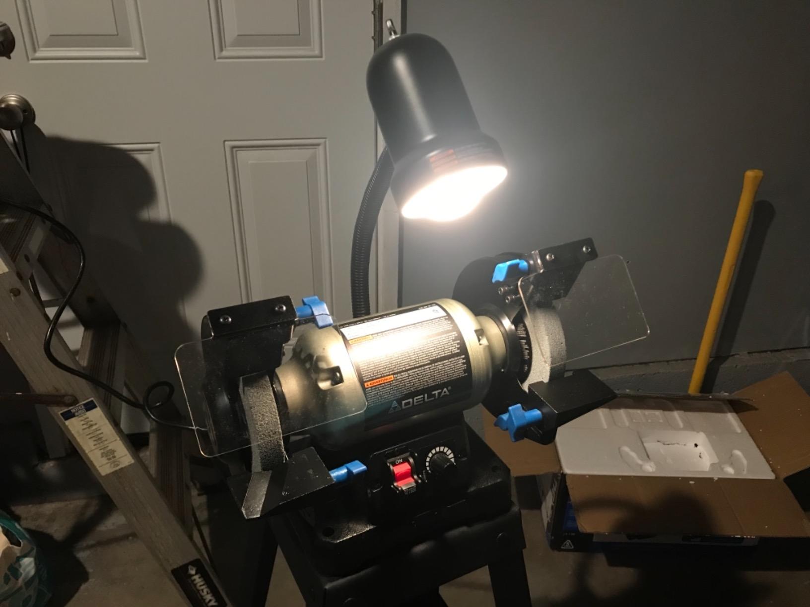 Delta Power Tools 23-196 6-Inch Variable Speed Bench Grinder - Customer Photo 2
