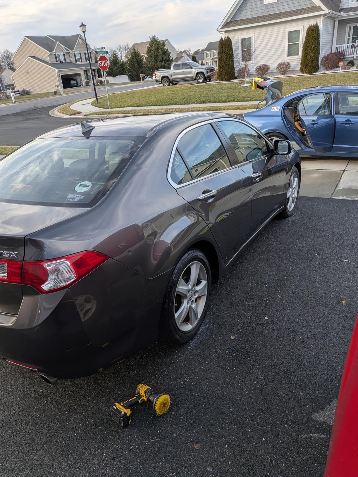 DEWALT 20V MAX Cordless Drill and Impact Driver, Power Tool Combo Kit , Includes 2 Batteries, Charger and Bag (DCK240C2) - Customer Photo 1