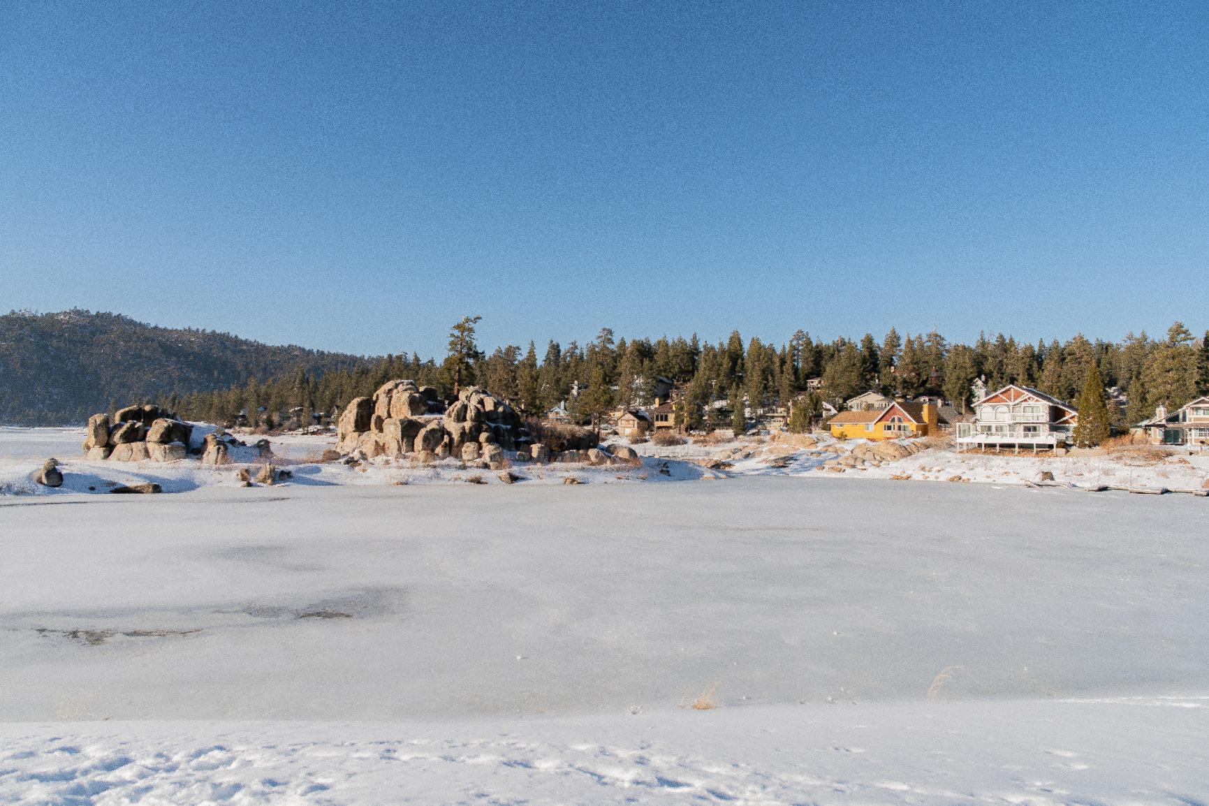 Rokinon 24mm F1.4 ED AS IF UMC Wide Angle Lens for Sony E-Mount (NEX) Cameras (RK24M-E) - Customer Photo 1