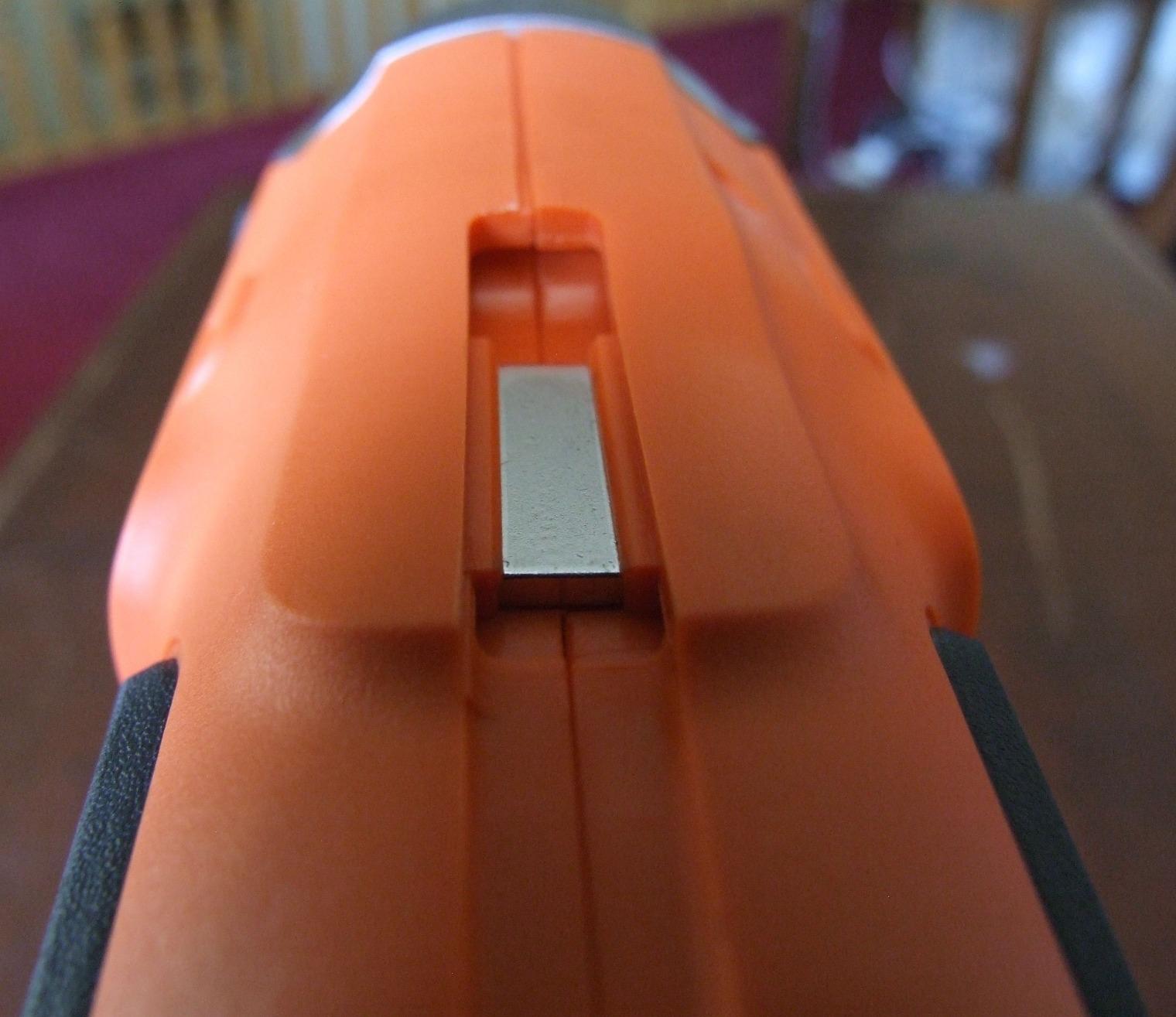 BLACK+DECKER 20V MAX* POWERCONNECT 1/4 in. Cordless Impact Driver Kit (BDCI20C) - Customer Photo 2