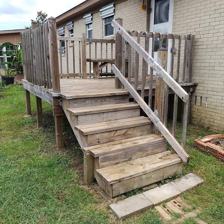 12 Best Fence Stains and Paints