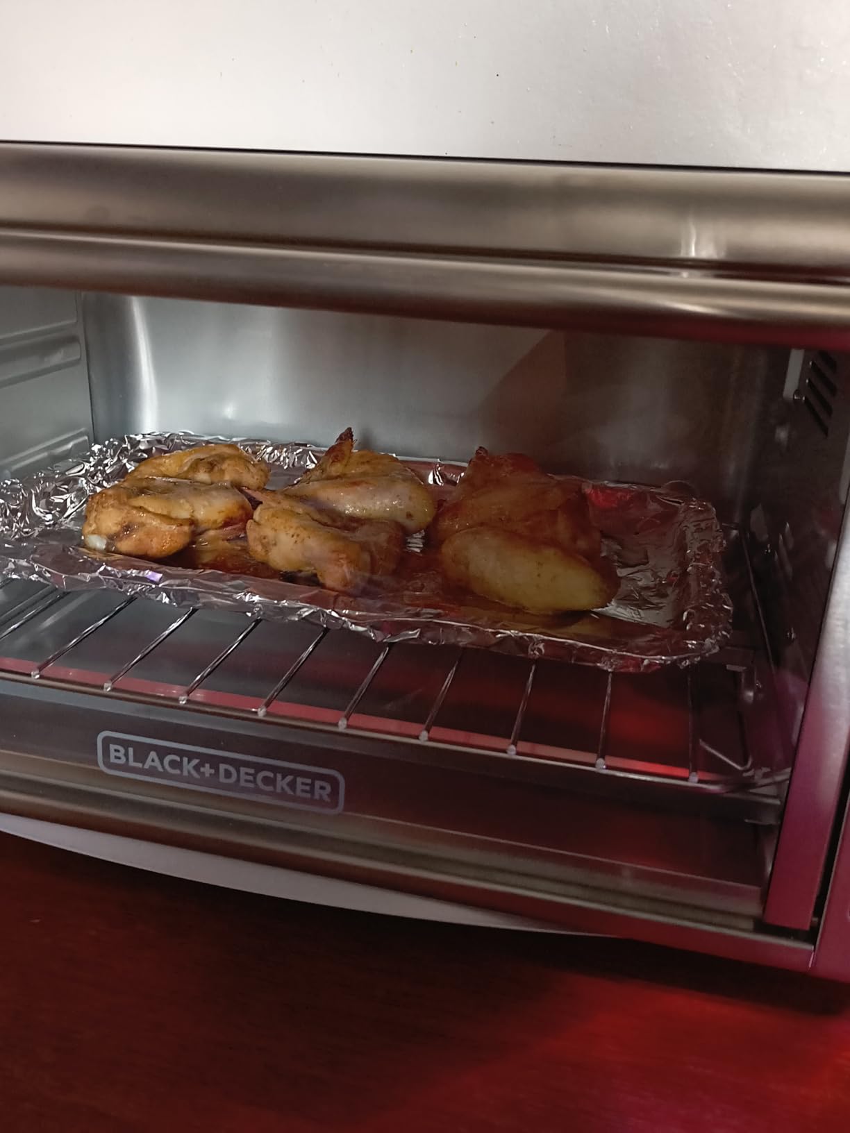 BLACK+DECKER TO3250XSBD 8-Slice Extra Wide Convection Countertop Toaster Oven, Includes Bake Pan, Broil Rack & Toasting Rack, Stainless Steel/Black - Customer Photo 2