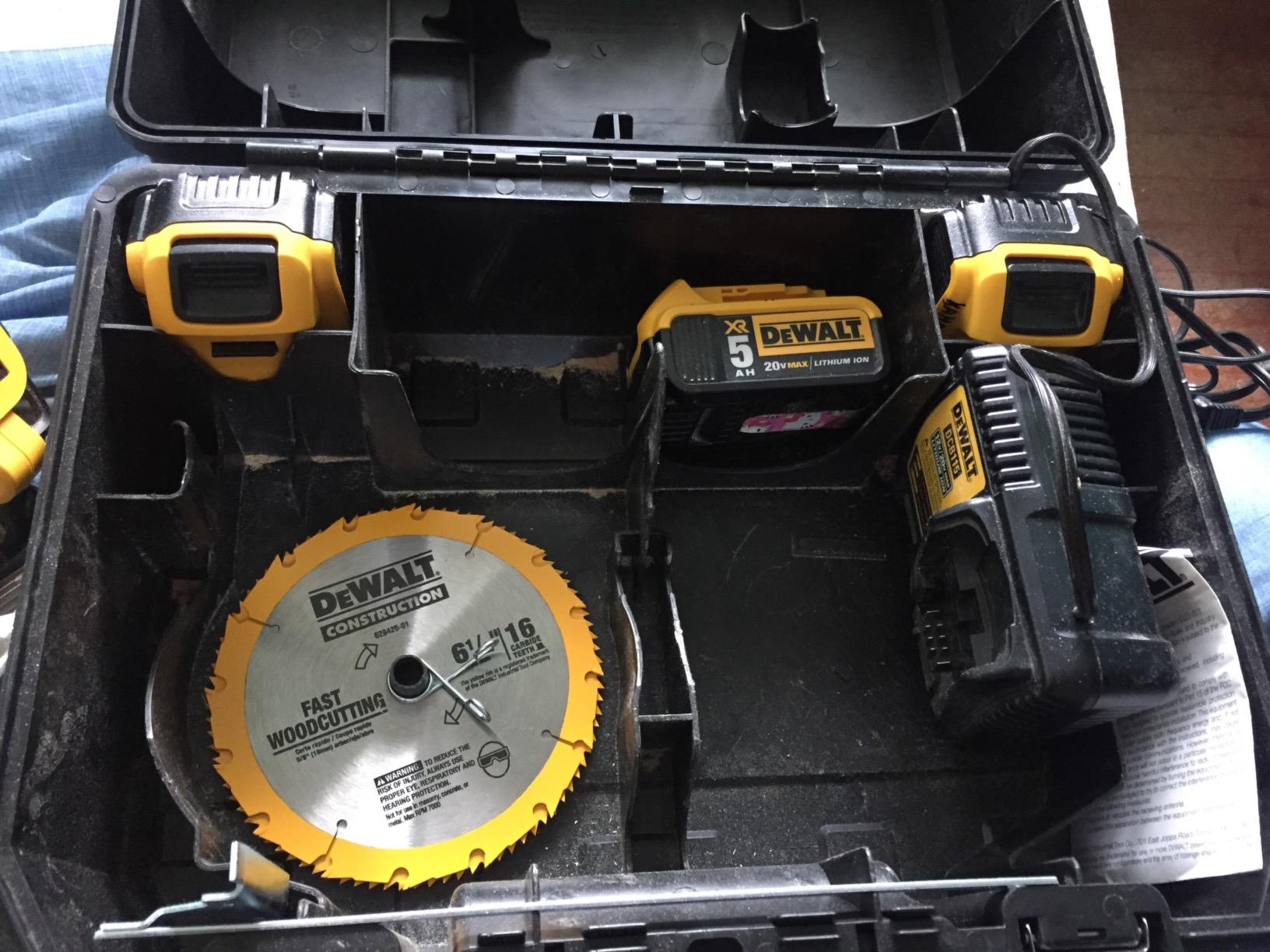 DEWALT 20V MAX 6-1/2-Inch Circular Saw Kit, with 5.0-Ah Battery and Charger (DCS391P1) - Customer Photo 1