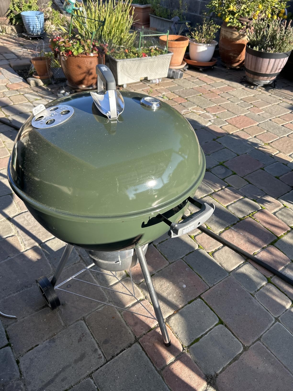 Original Kettle Premium Charcoal Grill, 22-Inch, Black - Outdoor BBQ Grill with Built-In Thermometer, Heat Control Dampers & One-Touch Cleaning System customer photo 2