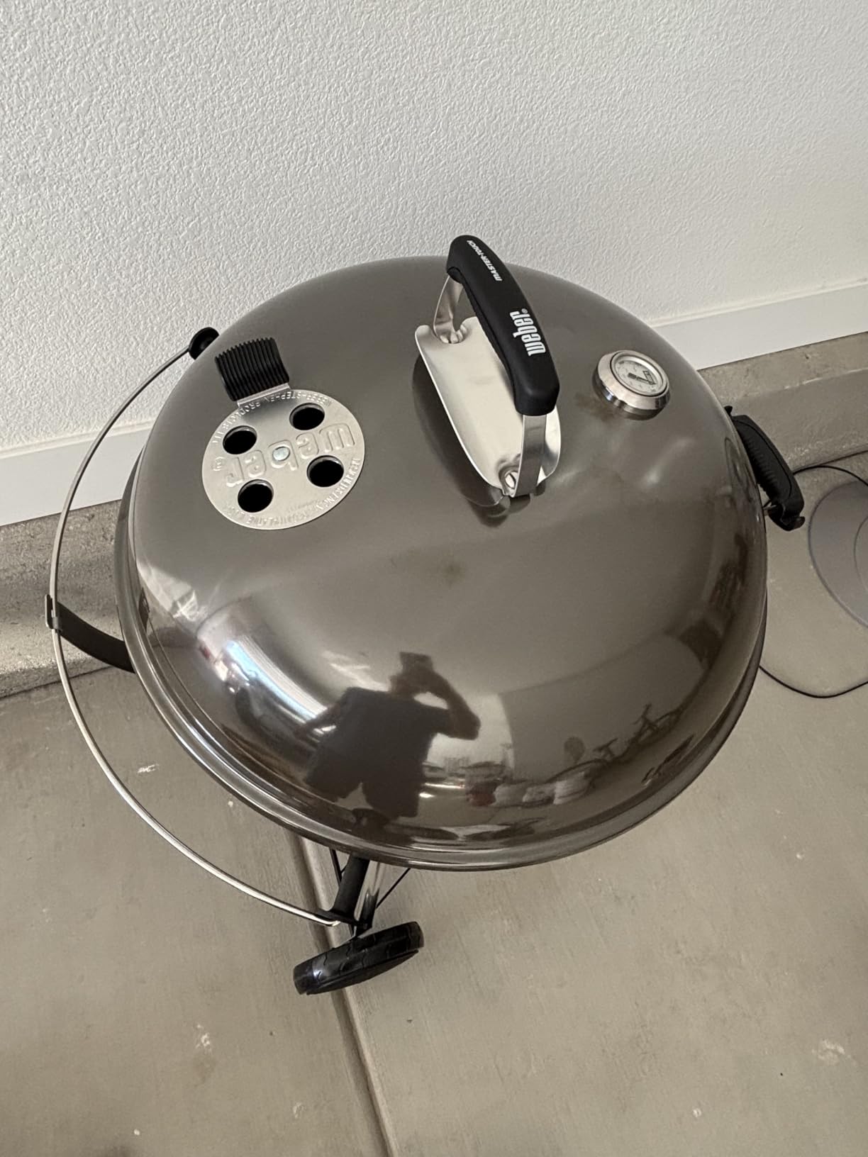 Master-Touch Charcoal Grill, 22-Inch, Black - Premium Outdoor BBQ Grill with Tuck-Away Lid Holder & One-Touch Cleaning System, Porcelain-Enameled Kettle customer photo 2