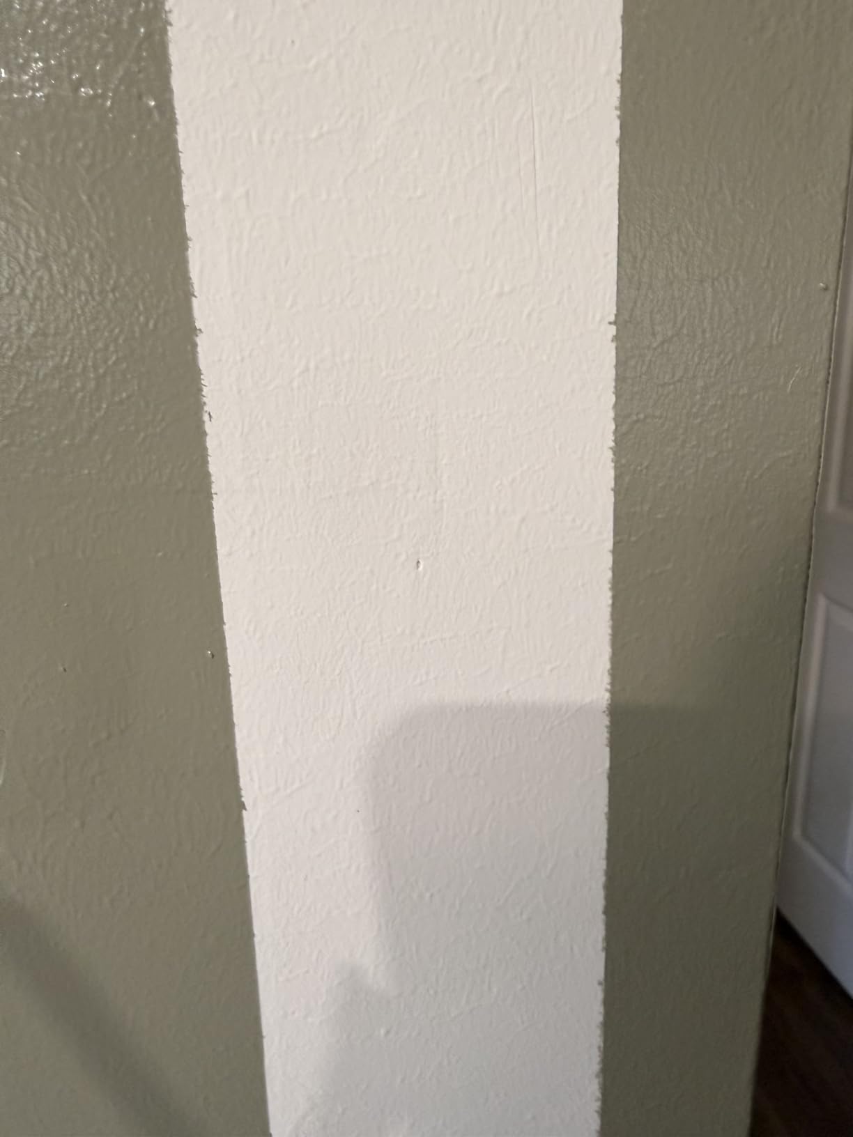 FrogTape Multi-Surface Painters Tape with PAINTBLOCK, 2 Inch Wide (1.88 In. x 60 Yds), Medium Adhesion, Green, 3 Rolls (240661) - Customer Photo 2