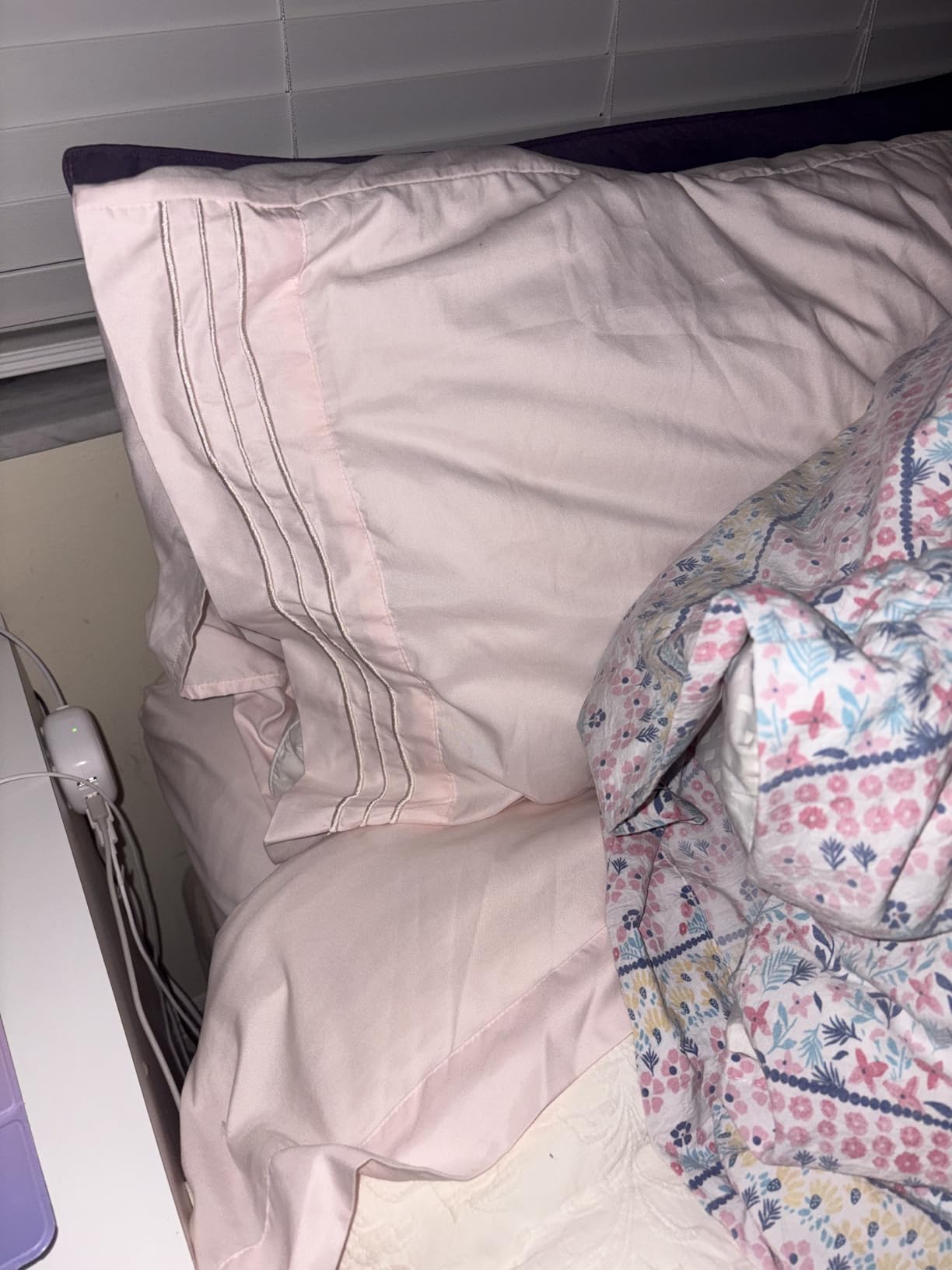 Mellanni Queen Sheets Set - 4 PC Iconic Collection Bedding - Hotel Luxury, Extra Soft, Cooling Bed Sheets - Wrinkle, Fade, Stain Resistant - Customer Photo 1