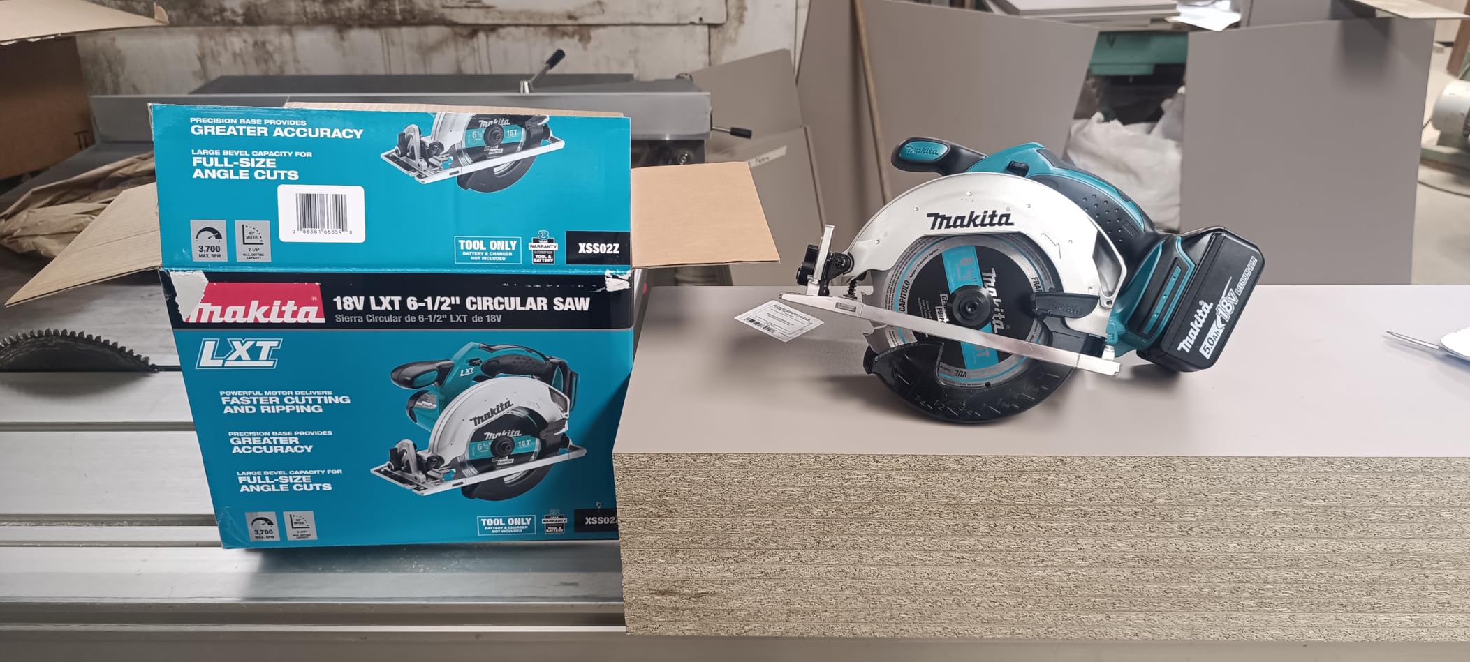 Makita XSS02Z 18V LXT Lithium-Ion Cordless 6-1/2