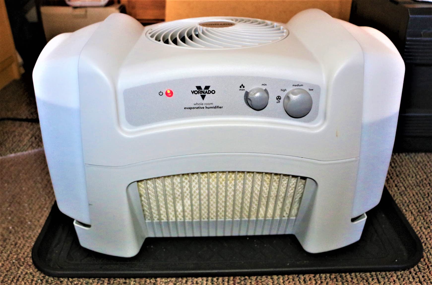 Vornado Evap40 4-Gallon Evaporative Humidifier, Adjustable Humidistat, 3 Speed Settings, Coverage up to 1,000 sqft, 4-Gallon Output (24 Hrs), Dual Tank, Perfect for Home, Bedroom, and Large Spaces - Customer Photo 2