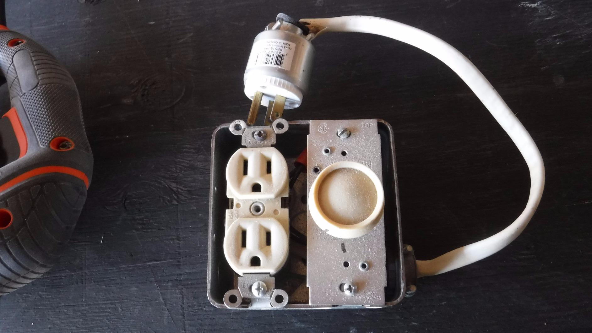 BLACK+DECKER Jig Saw, 5-Amp, 3,000 Blade Speed, 45 Degree Beveled Cuts, 3/4-Inch Orbital Blade, 4 Curve Settings, Corded (BDEJS600C) - Customer Photo 4