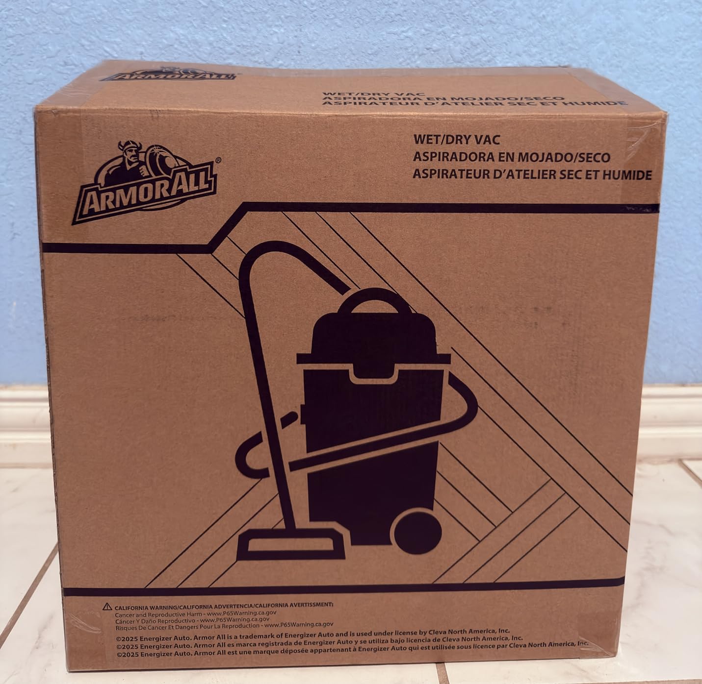 Armor All AA255W Wet/Dry Utility Vac 2.5 Gallon, 2.5-Gallon,120 Volts (AC), Orange/Black - Customer Photo 2