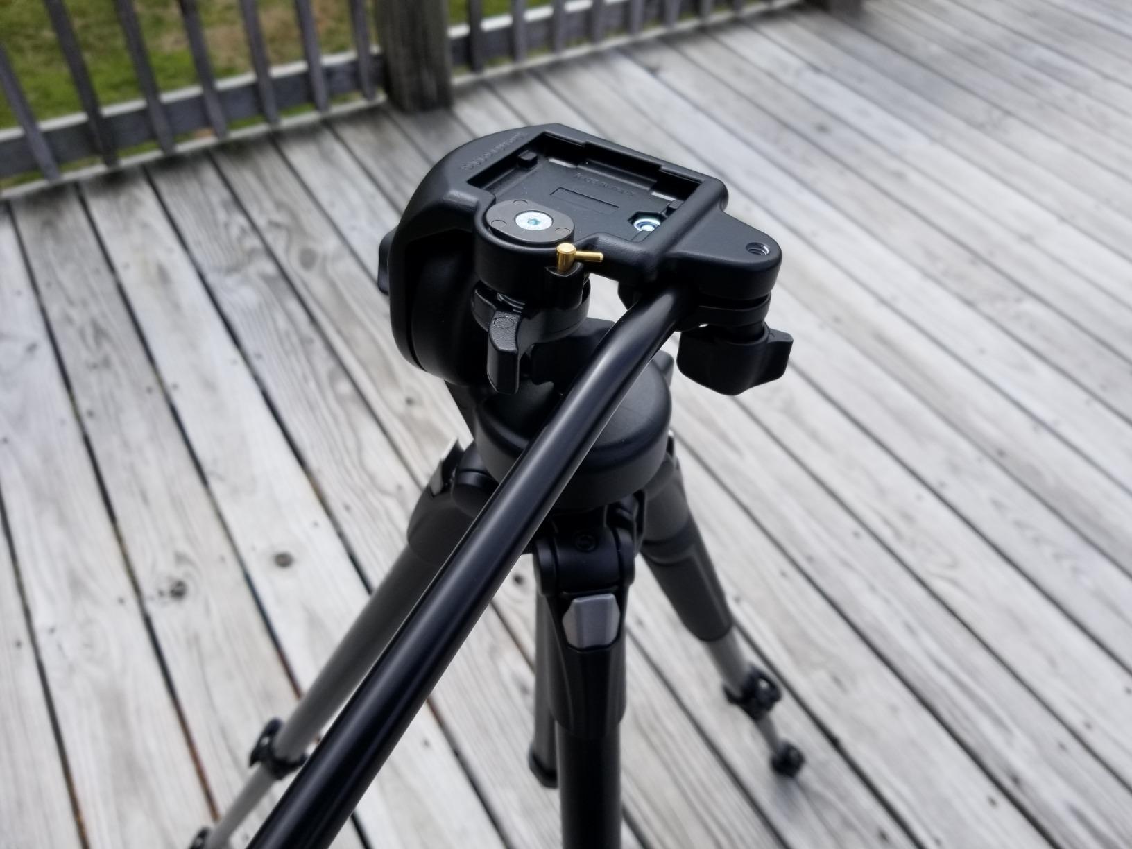 Manfrotto 290 Xtra Aluminum 3-Section Tripod Kit with Fluid Video Head (MK290XTA3-2WUS) Black customer photo 2