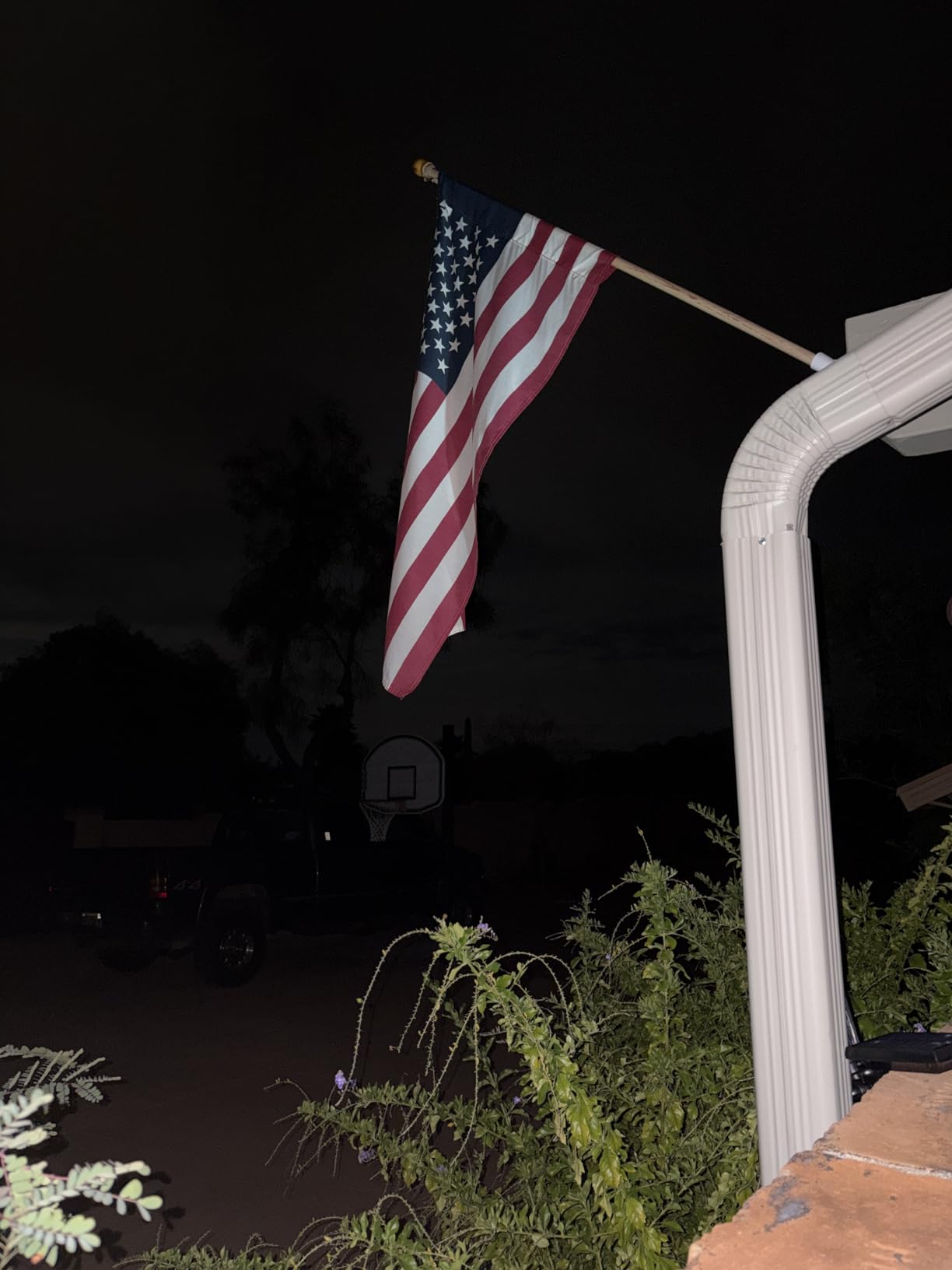 FALOVE Solar Spot Lights Outdoor Waterproof for Flag, Palm Tree, Pole, Sign, Statue, Mailbox, Bright LED Outside Landscape Flood Spotlights for Accent Uplighting Yard, Garden, House, Backyard, Patio - Customer Photo 1