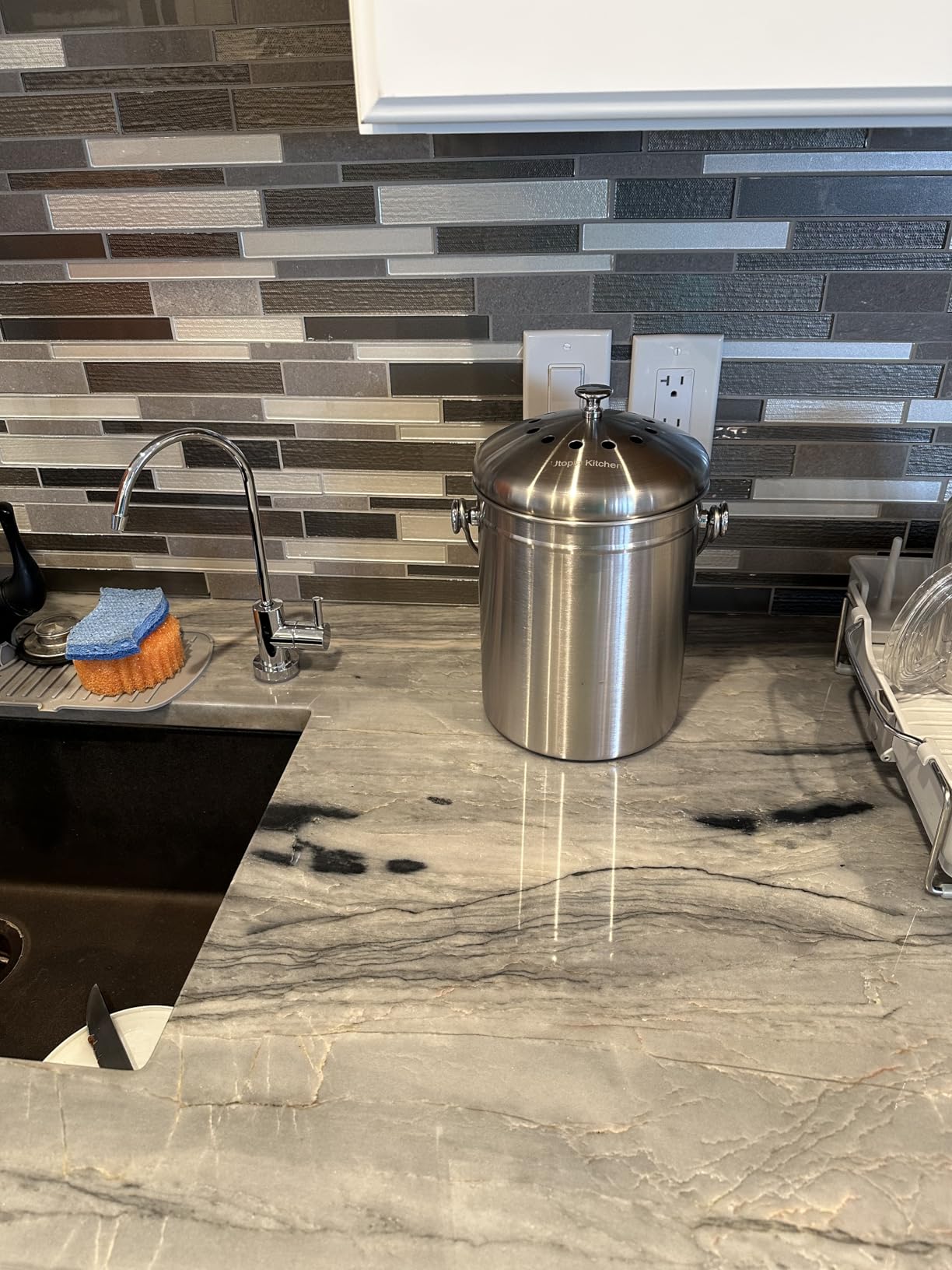 Utopia Kitchen Countertop Compost Bin 1.3 Gallon Stainless Steel | 1.3-gallon stainless steel countertop compost bin with charcoal filter, ideal for kitchen countertop or under-sink use. customer photo 2