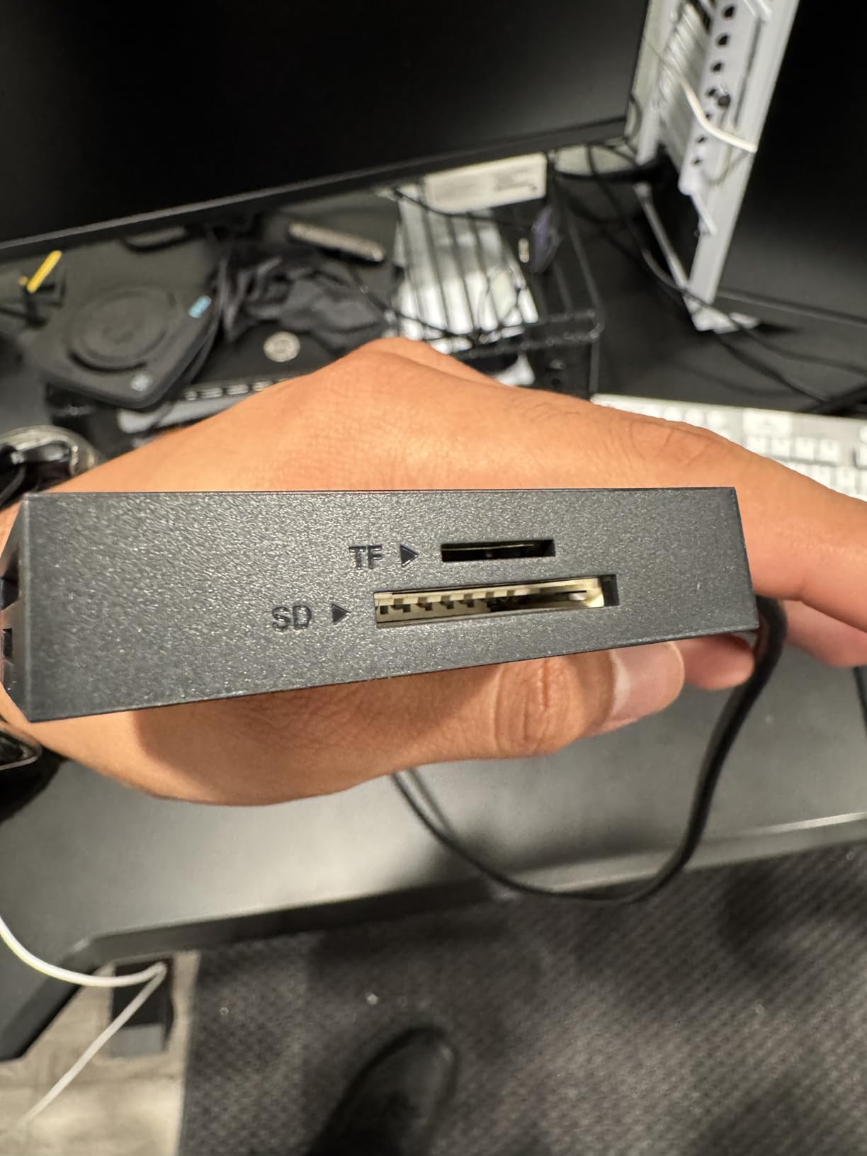 UGREEN SD Card Reader USB 3.0 Card Hub Adapter 5Gbps Read 4 Cards Simultaneously CF, CFI, TF, SDXC, SDHC, SD, MMC, Micro SDXC, Micro SD, Micro SDHC, MS, UHS-I (Black) customer photo 1