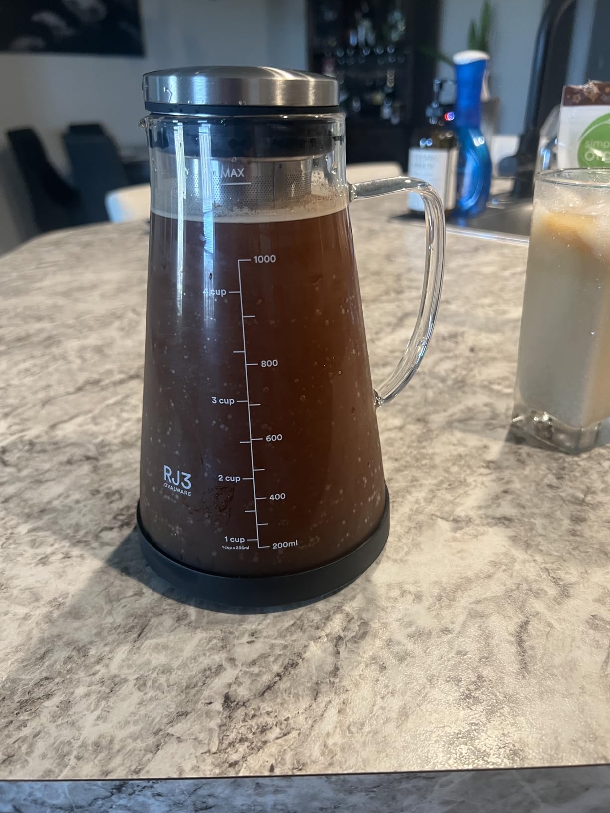 OVALWARE Airtight Cold Brew Iced Coffee Maker Pitcher and Tea Infuser with Spout - 1.0L / 34oz Ovalware RJ3 Brewing Glass Carafe with Removable Stainless Steel Filter - Customer Photo 2