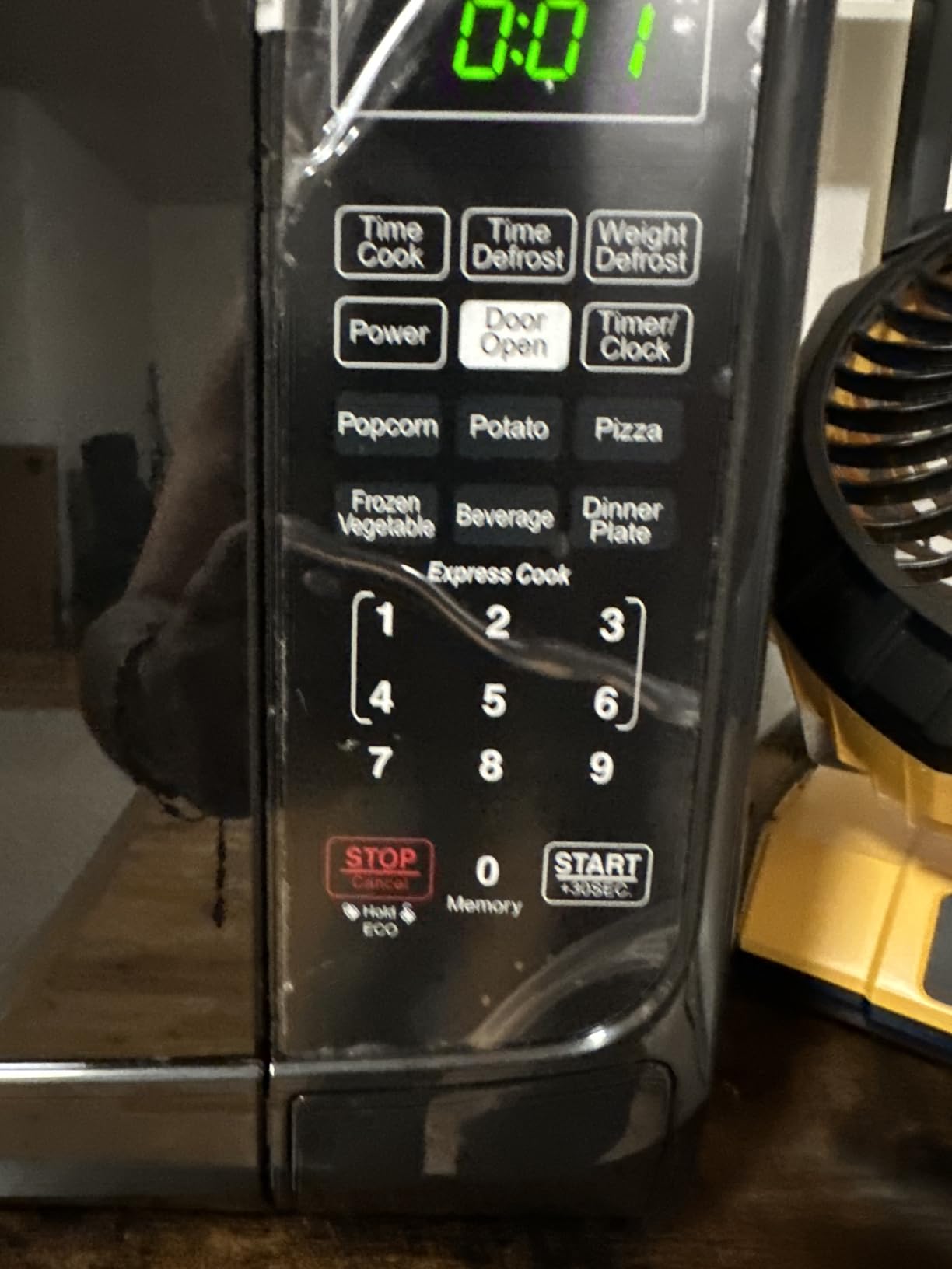 Farberware 0.7 Cu. Ft. Countertop Microwave Oven – 700 Watts Power, Auto Cook Settings, Defrost, Easy Clean and Child Safety Lock - Black - Customer Photo 2