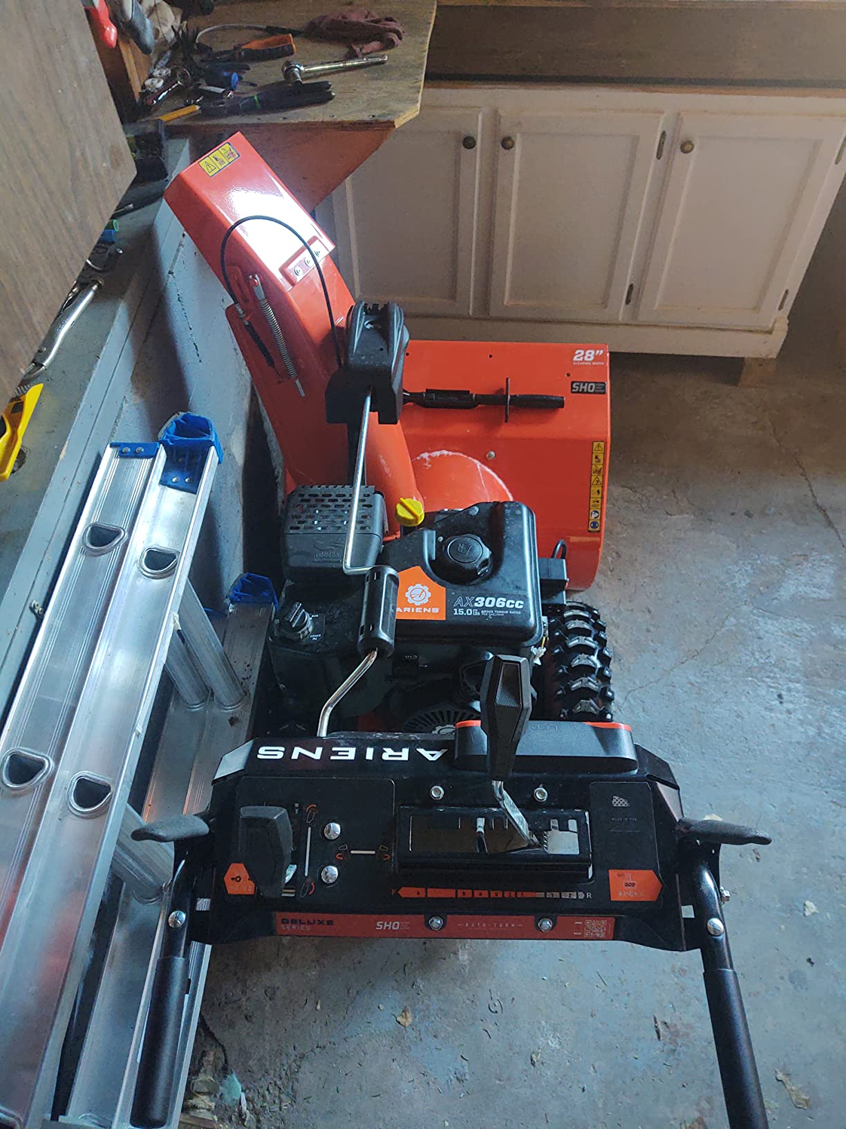 Ariens ST28DLE Deluxe SHO 28 in. Two-Stage Electric Start Gas Snow Blower customer photo 2