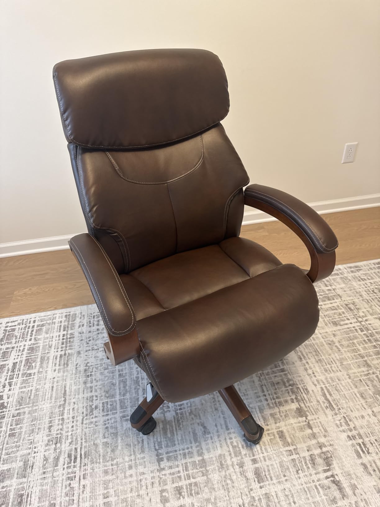 La-Z-Boy 1104593 Bradley Bonded Leather Executive Chair - Customer Photo 1