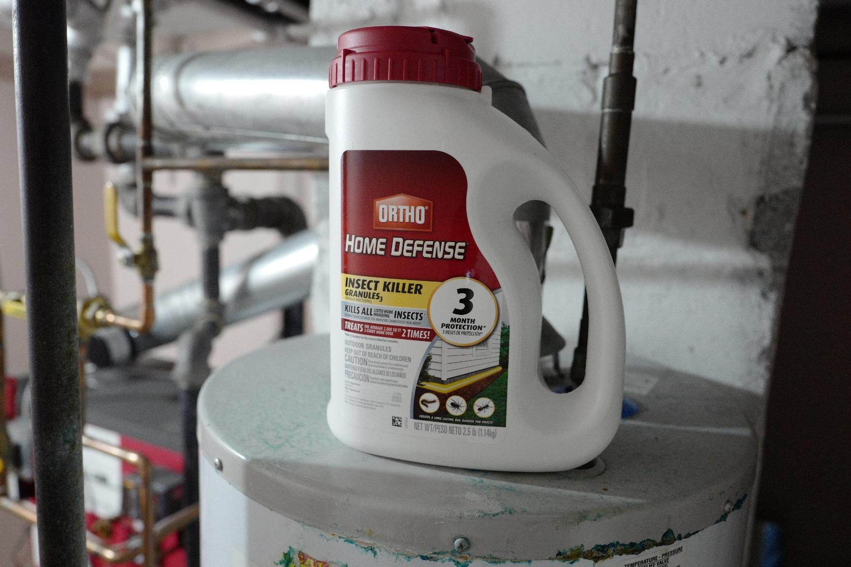 Ortho Home Defense Insect Killer for Lawn and Landscape Ready-To-Spray, Kills Ants, Ticks, Mosquitoes, Fleas & Spiders, Treats up to 5,300 sq. ft., 32 fl. oz. - Customer Photo 1