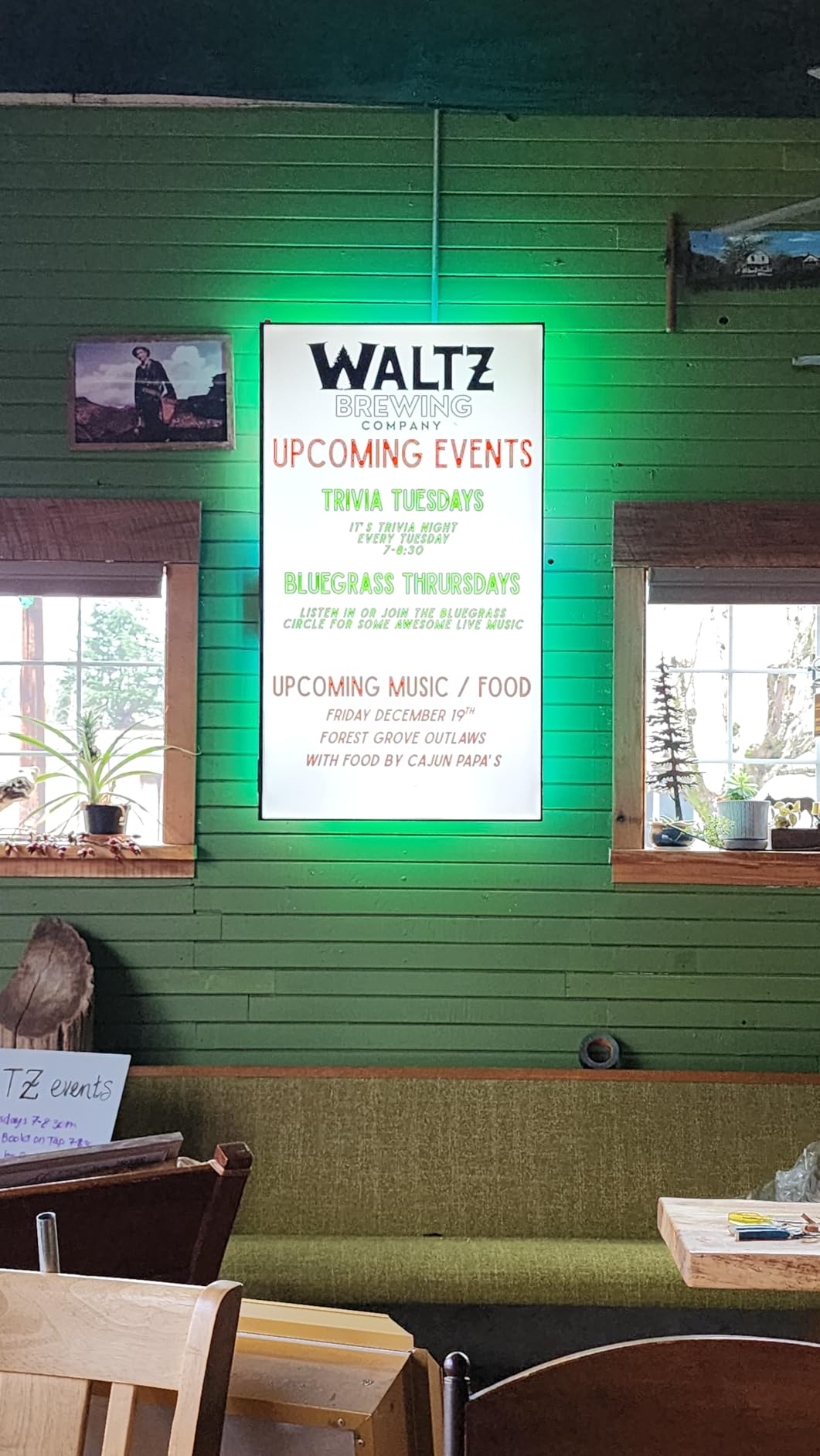 PERLESMITH Tilting TV Wall Mount Bracket Low Profile for Most 23-60 inch LED LCD OLED, Plasma Flat Screen TVs with VESA 400x400mm Weight up to 115lbs, Fits 16