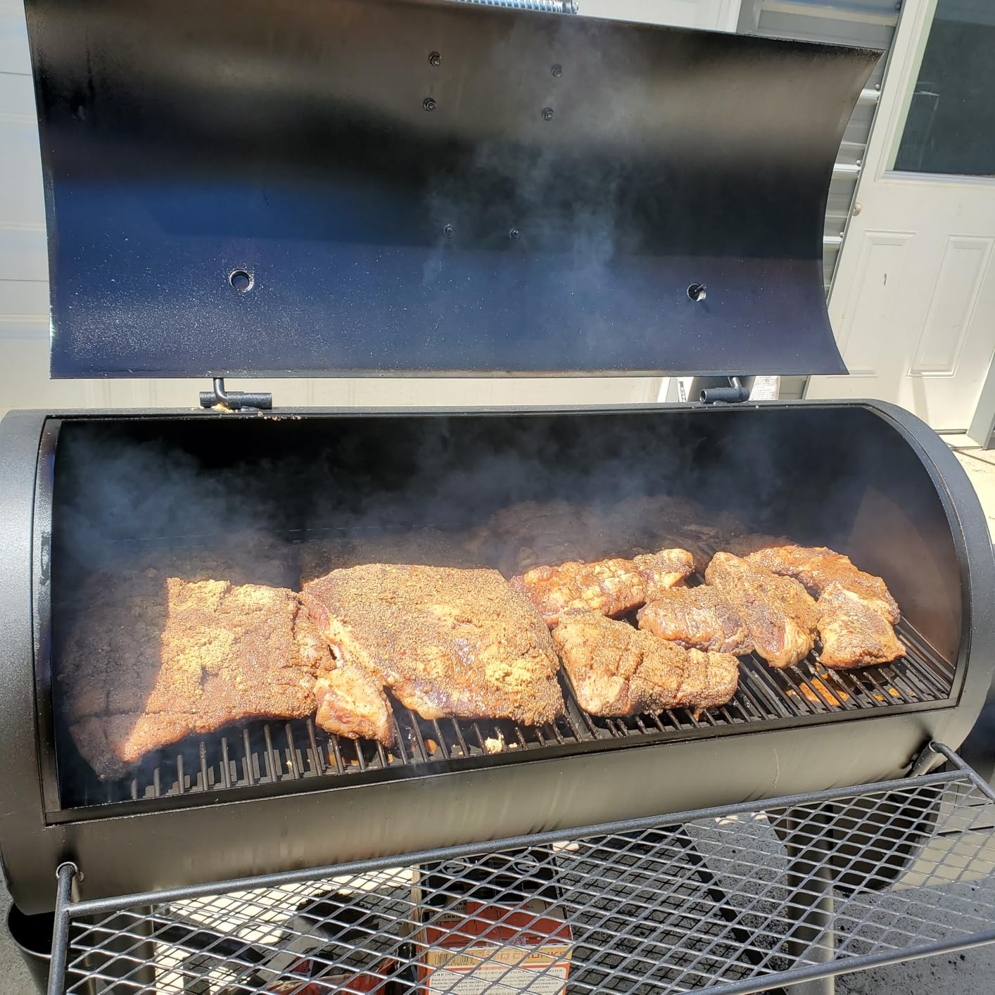 Oklahoma Joe's Longhorn Reverse Flow Offset Charcoal Smoker and Grill with 1060 sq. in. Cooking Area in Black customer photo 1