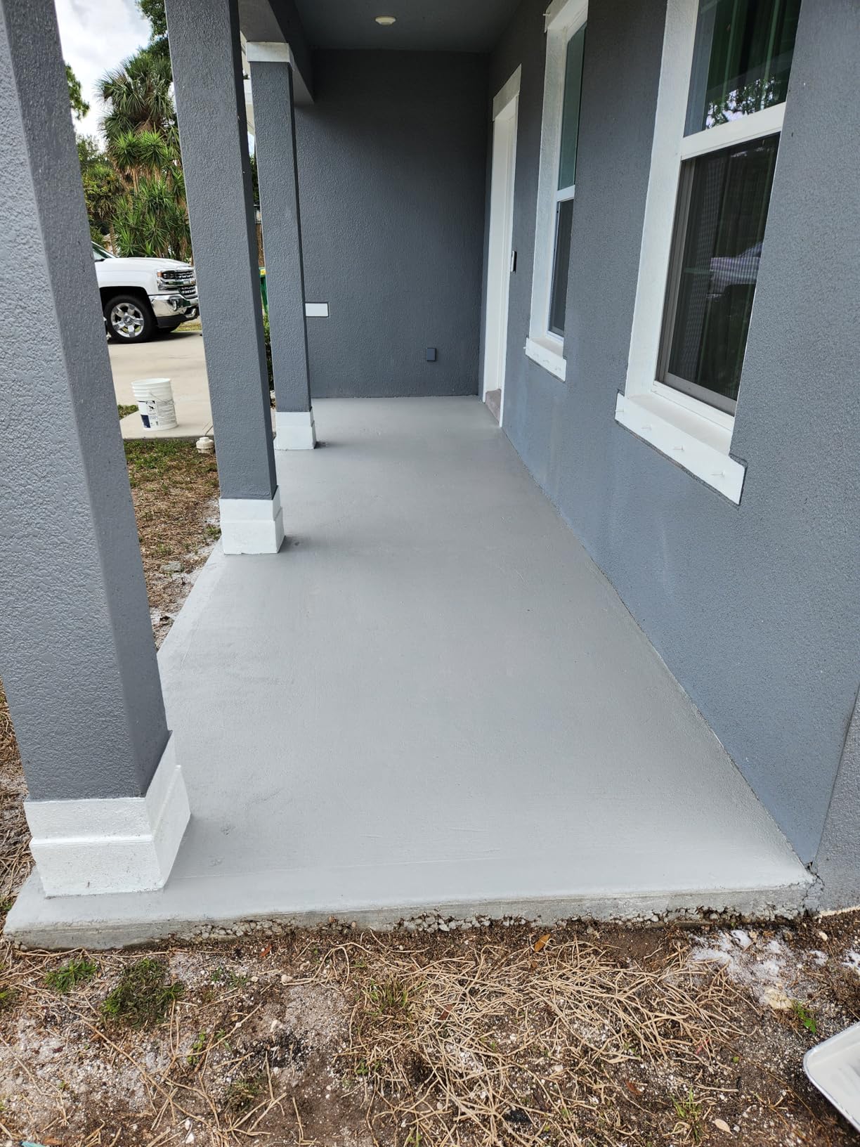 KILZ 1-Part Epoxy Acrylic Concrete & Garage Floor Paint, Slate Gray, Satin, Interior/Exterior Concrete Paint for Basement Floors, Porches, Driveways & Pool Decks, 1 Gallon - Customer Photo 2