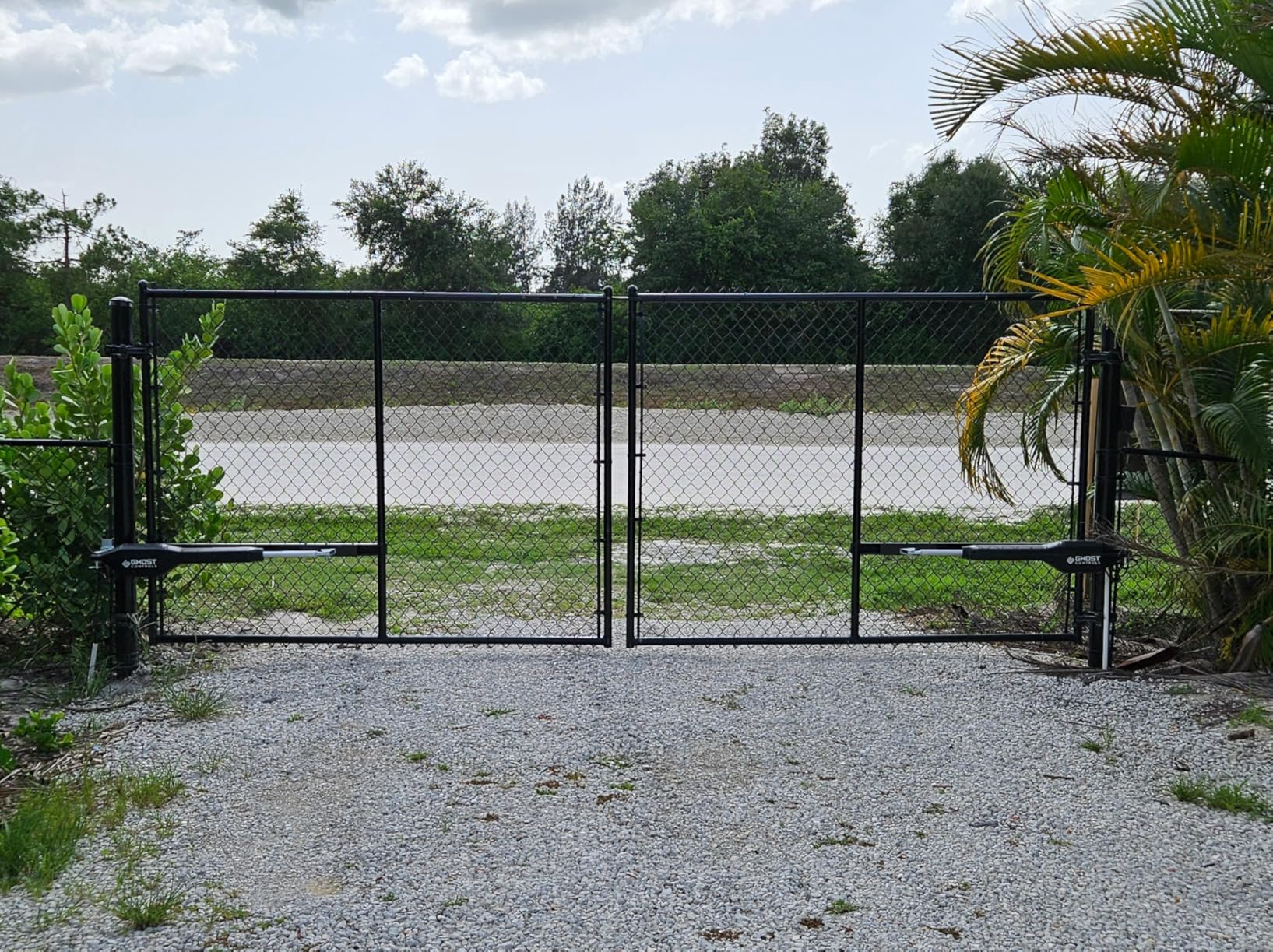 Ghost Controls TDS2XP Heavy-Duty Solar Dual Automatic Gate Opener Kit for Swing Gates Up to 20 Feet - Customer Photo 2