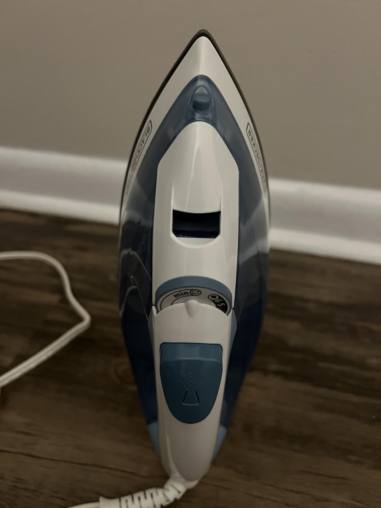 BLACK+DECKER Easy Steam Compact Iron for Clothes, Automatic Shutoff, Nonstick Plate, Light Weight, 1200 Watts - Customer Photo 2