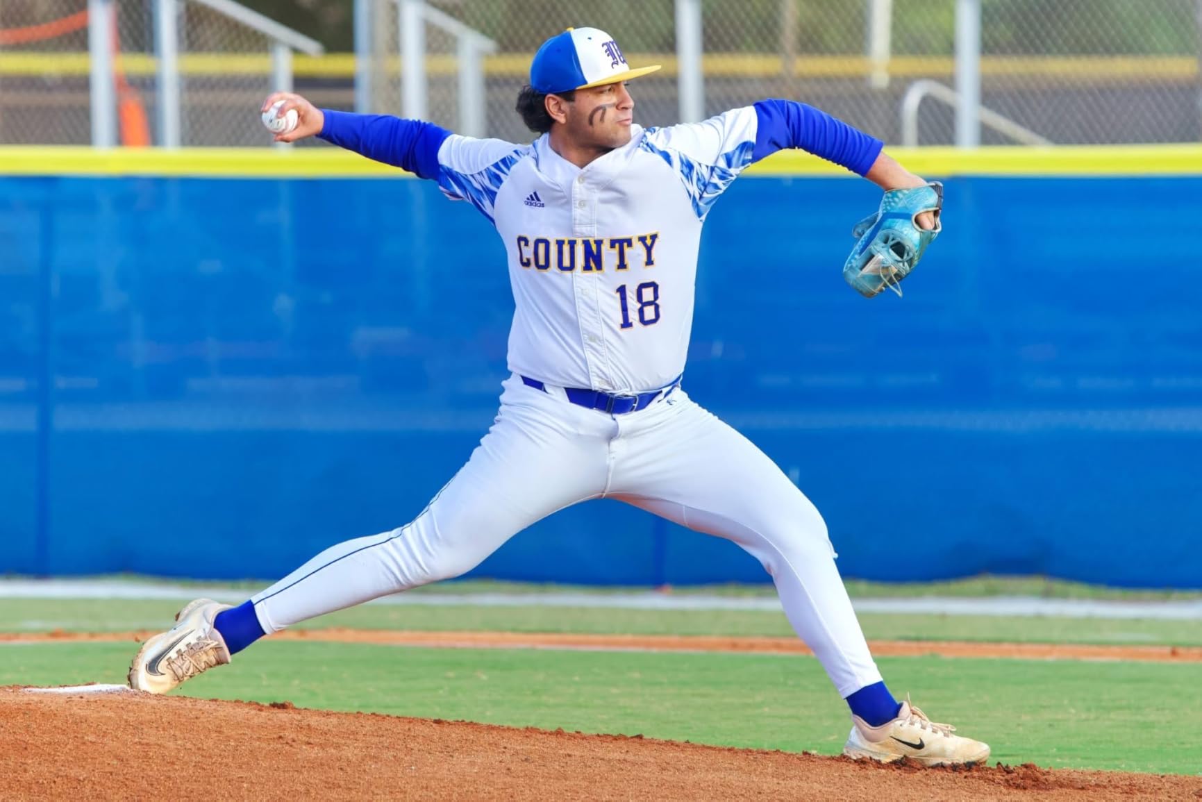 Tamron SP 70-200mm F/2.8 Di VC G2 for Canon EF DSLR (6 Year Limited USA Warranty for New Lenses Only) - Customer Photo 1