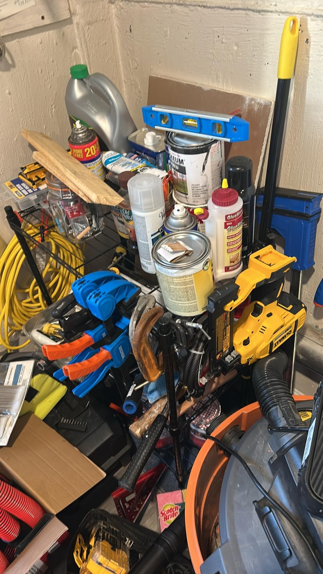 DEWALT DCN680B 20V MAX* XR 18 GA Cordless Brad Nailer (Tool Only) - Customer Photo 2