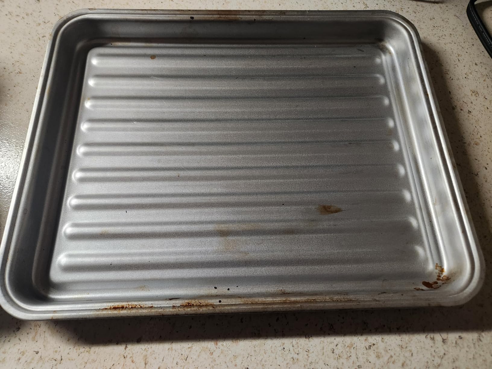 TOSHIBA AC25CEW-BS Large 6-Slice Convection Toaster Oven Countertop, 10-In-One with Toast, Pizza and Rotisserie, 1500W, Black Stainless Steel, Includes 6 Accessories - Customer Photo 1