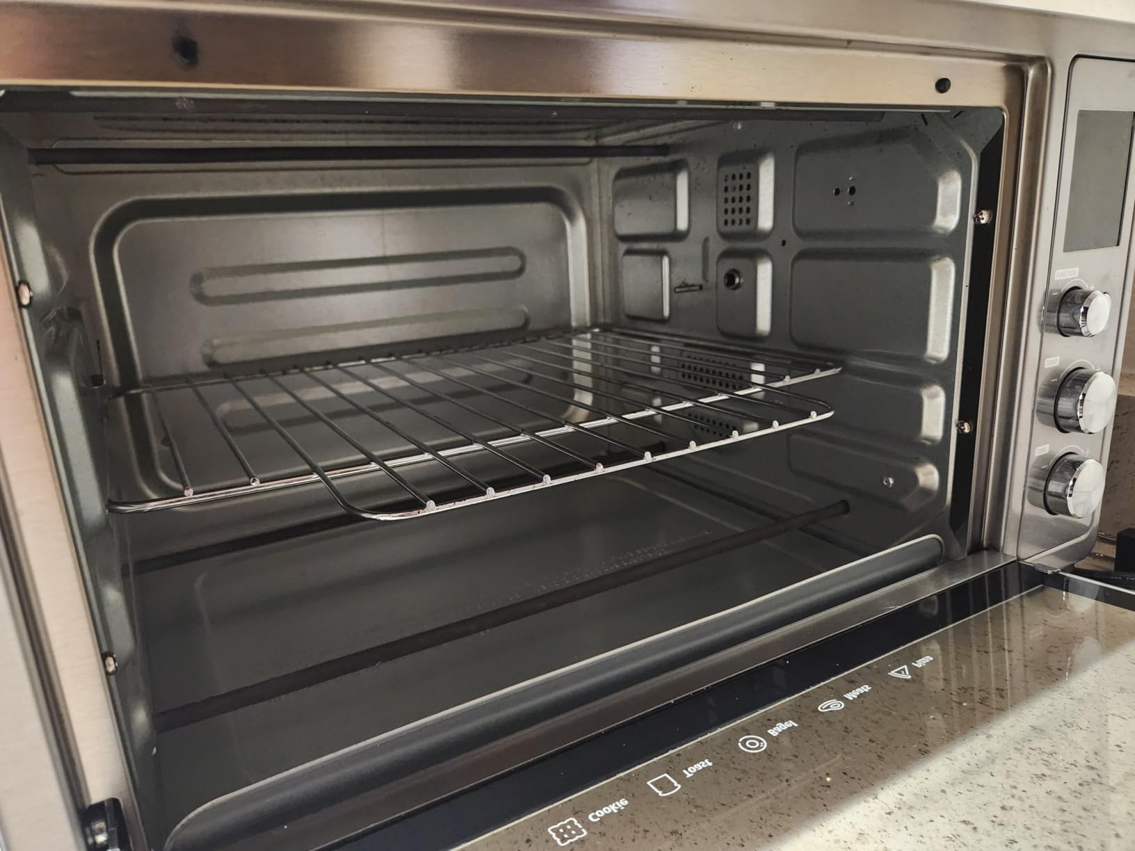 TOSHIBA AC25CEW-SS Large 6-Slice Convection Toaster Oven Countertop, 10-In-One with Toast, Pizza and Rotisserie, 1500W, Stainless Steel, Includes 6 Accessories - Customer Photo 1