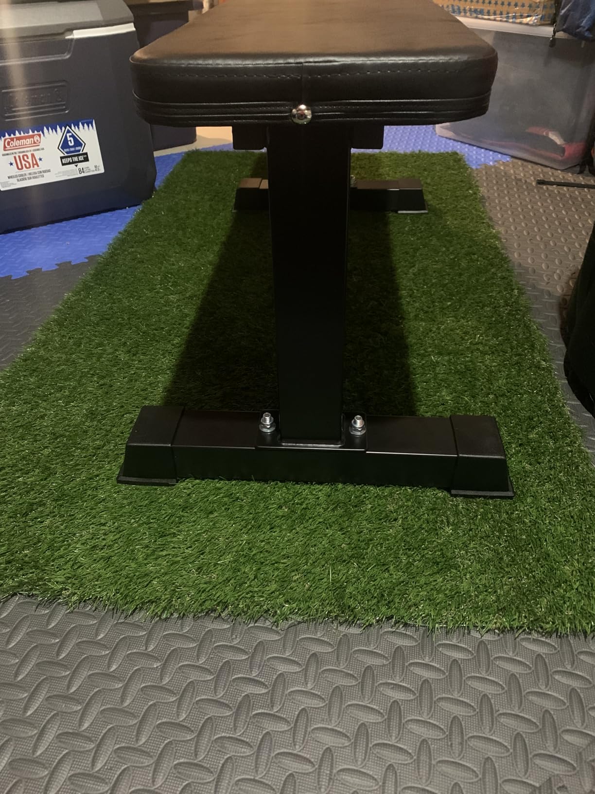 Amazon Basics Flat Weight Bench, Black - Customer Photo 1