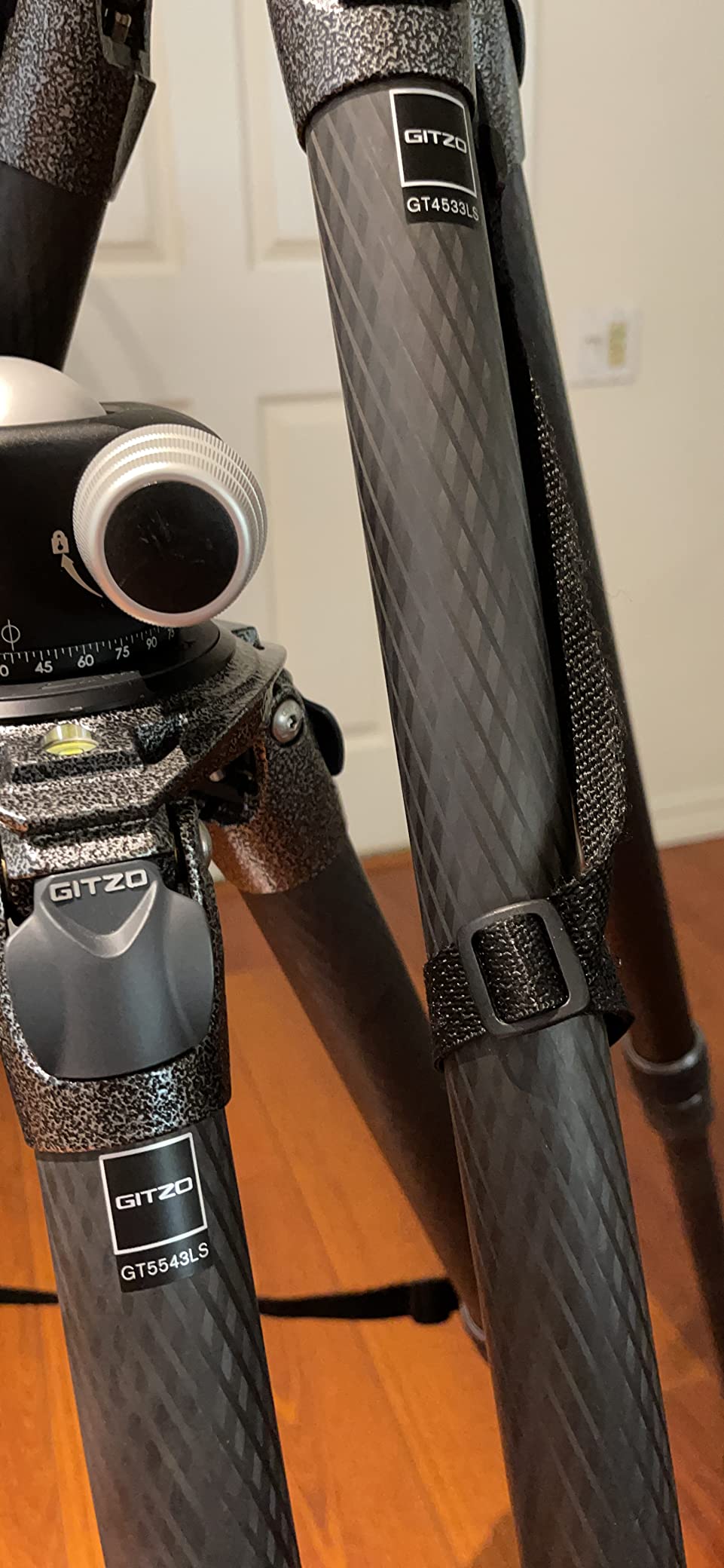 GT5543LSUS Lightweight Systematic Tripod SER.5 4S L, Black customer photo 1