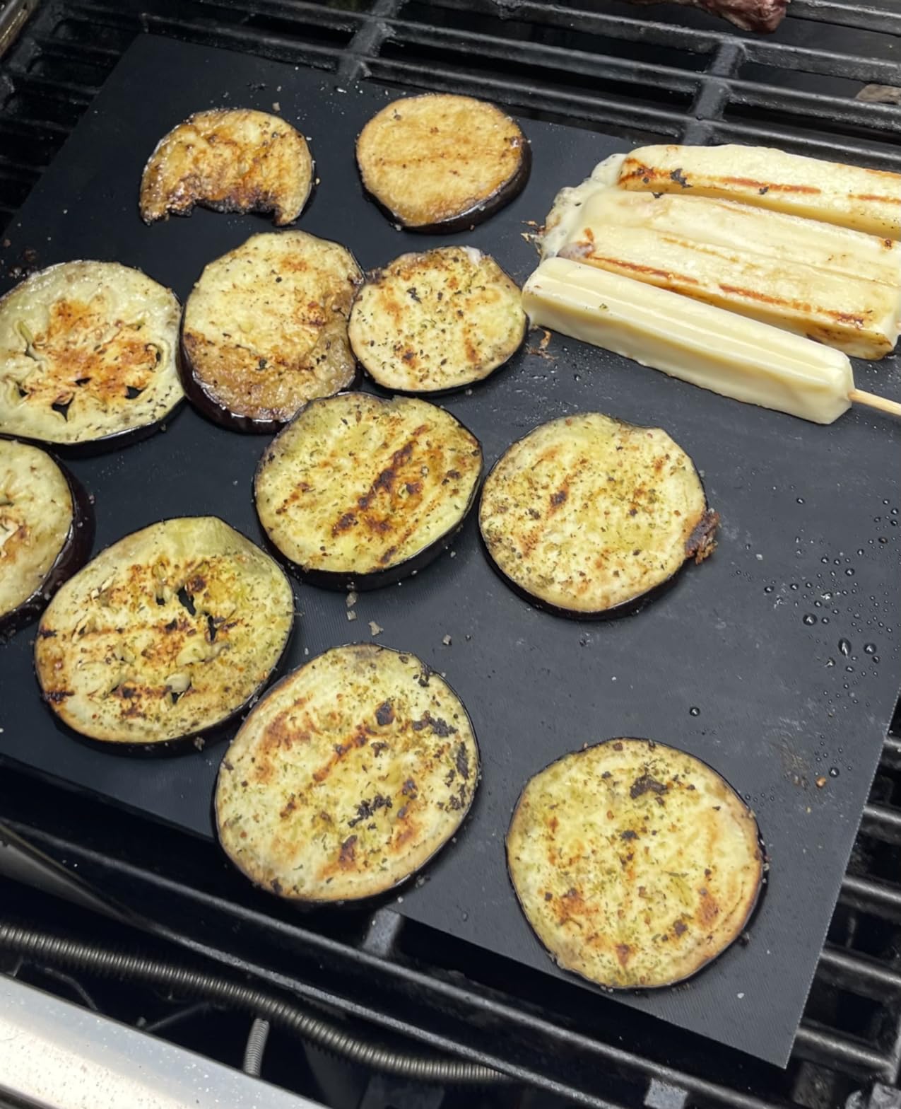 RENOOK Grill Mat Set of 6-100% Non-Stick Reusable Mats for Gas, Charcoal or Electric Grills - Easy to Clean - 15.75 x 13-Inch, Black - Customer Photo 1