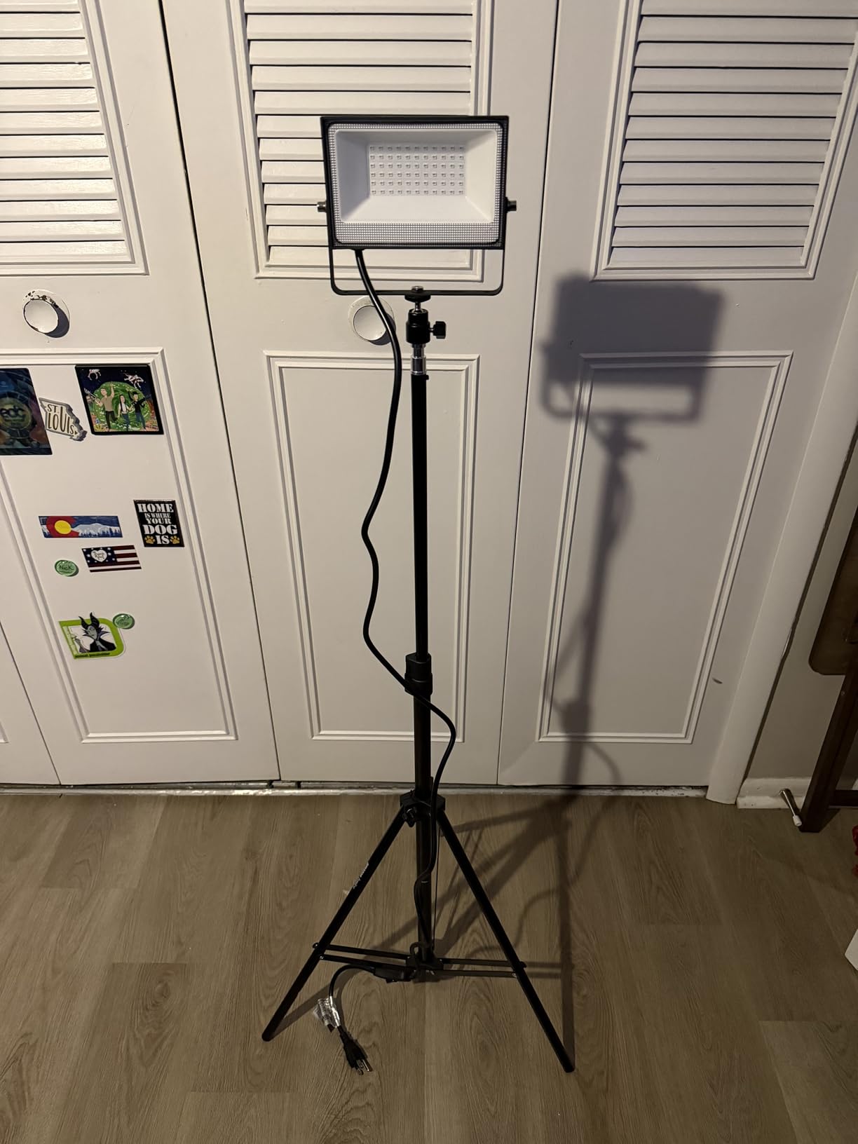 Amazon Basics Portable Aluminum Photography Light Stand Tripod with Case, Adjustable 2.8-6.7 Feet, Pack of 2, Black customer photo 1