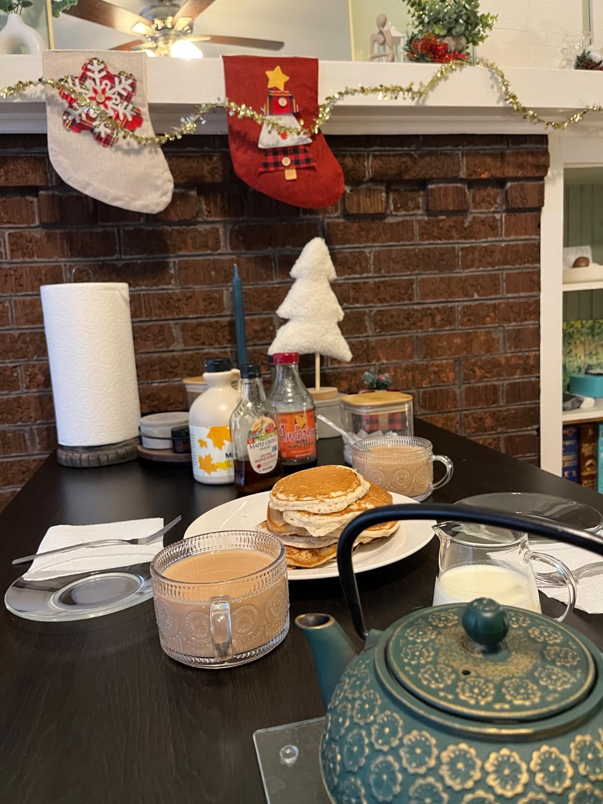 Zinus Louis 48 Inch Black Metal Frame Dining Table with Benches / 3 Piece Dining Set/Easy Assembly - Customer Photo 1