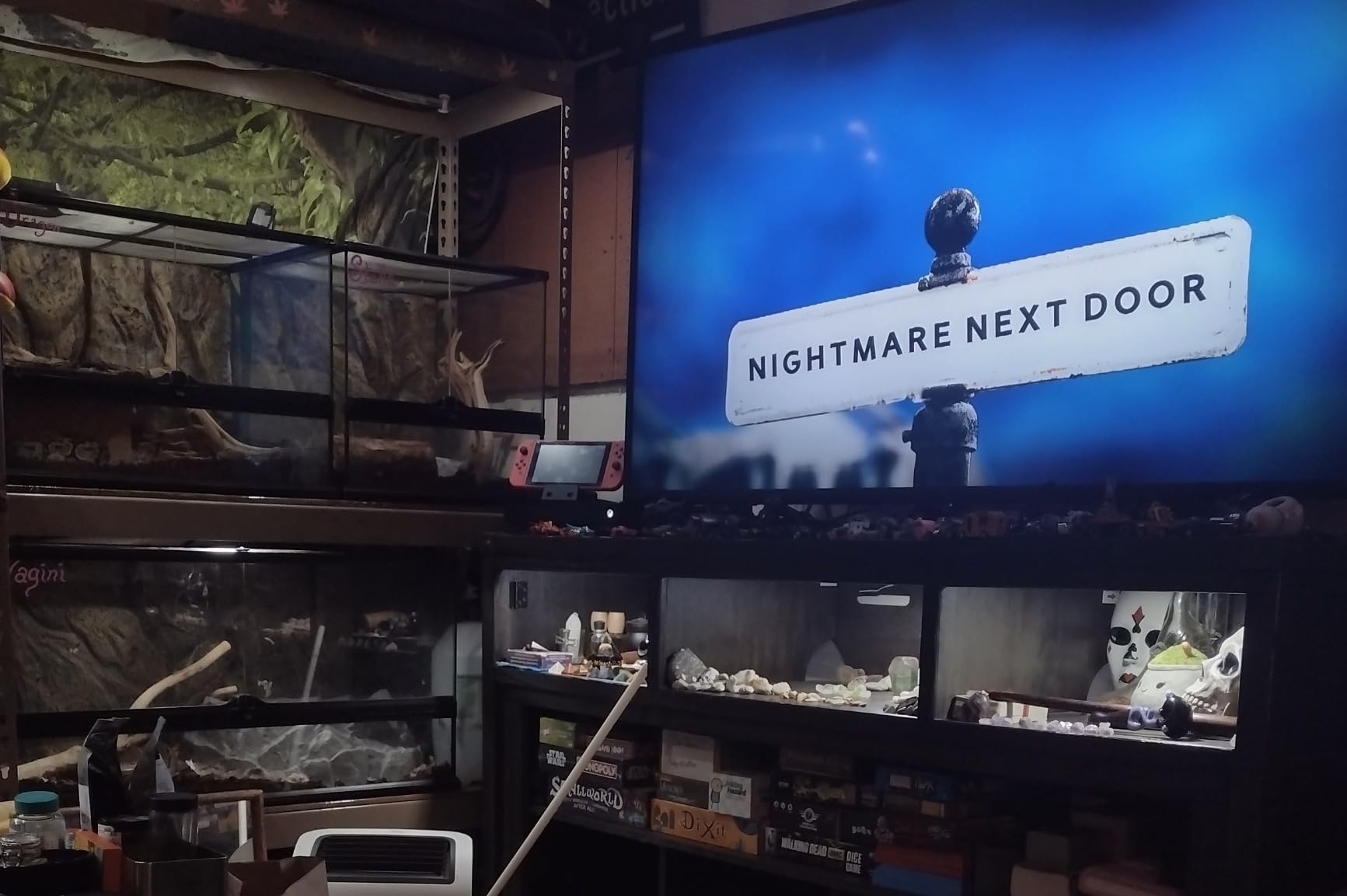 AIBOO Linkable Under Cabinet LED Lighting 12V Dimmable Puck Lights with Wireless RF Remote Control, Hardwired & Wall Plug in for Display Lighting(10 Lights, Daylight White) - Customer Photo 1