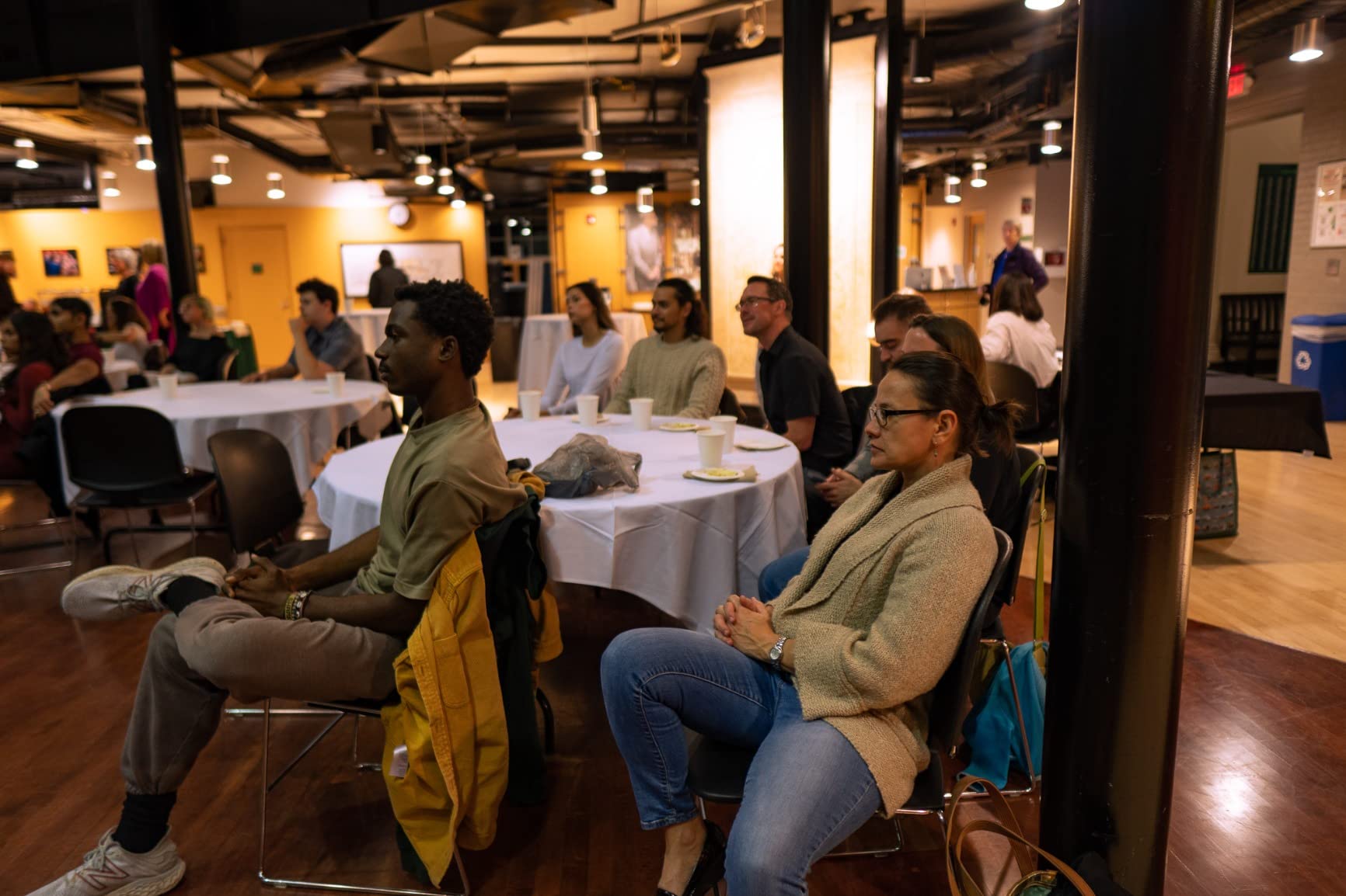 Sigma 16mm f/1.4 DC DN Contemporary Lens for Sony E (402965) Black customer photo 2